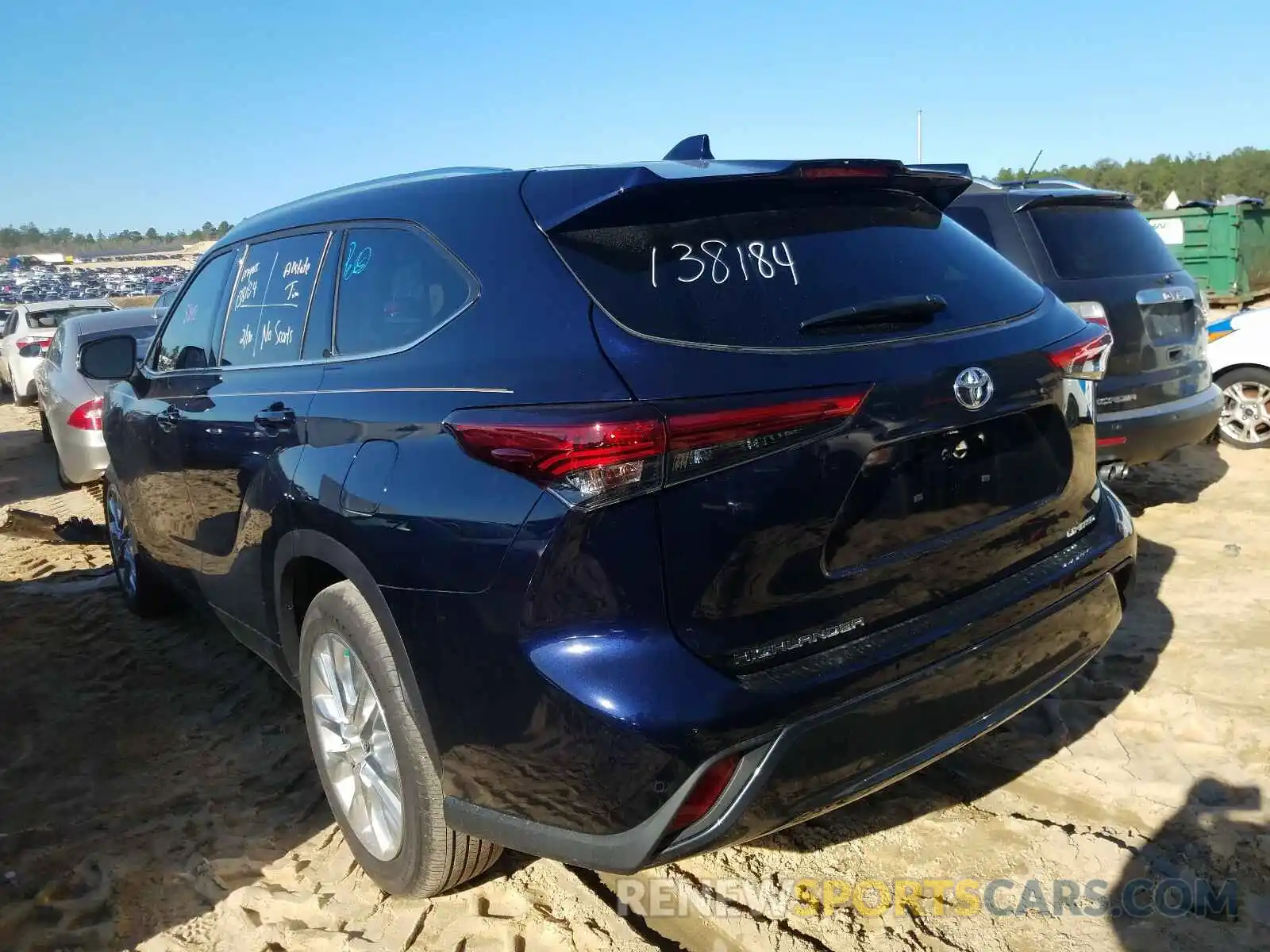 3 Photograph of a damaged car 5TDYZRAH8LS017695 TOYOTA HIGHLANDER 2020