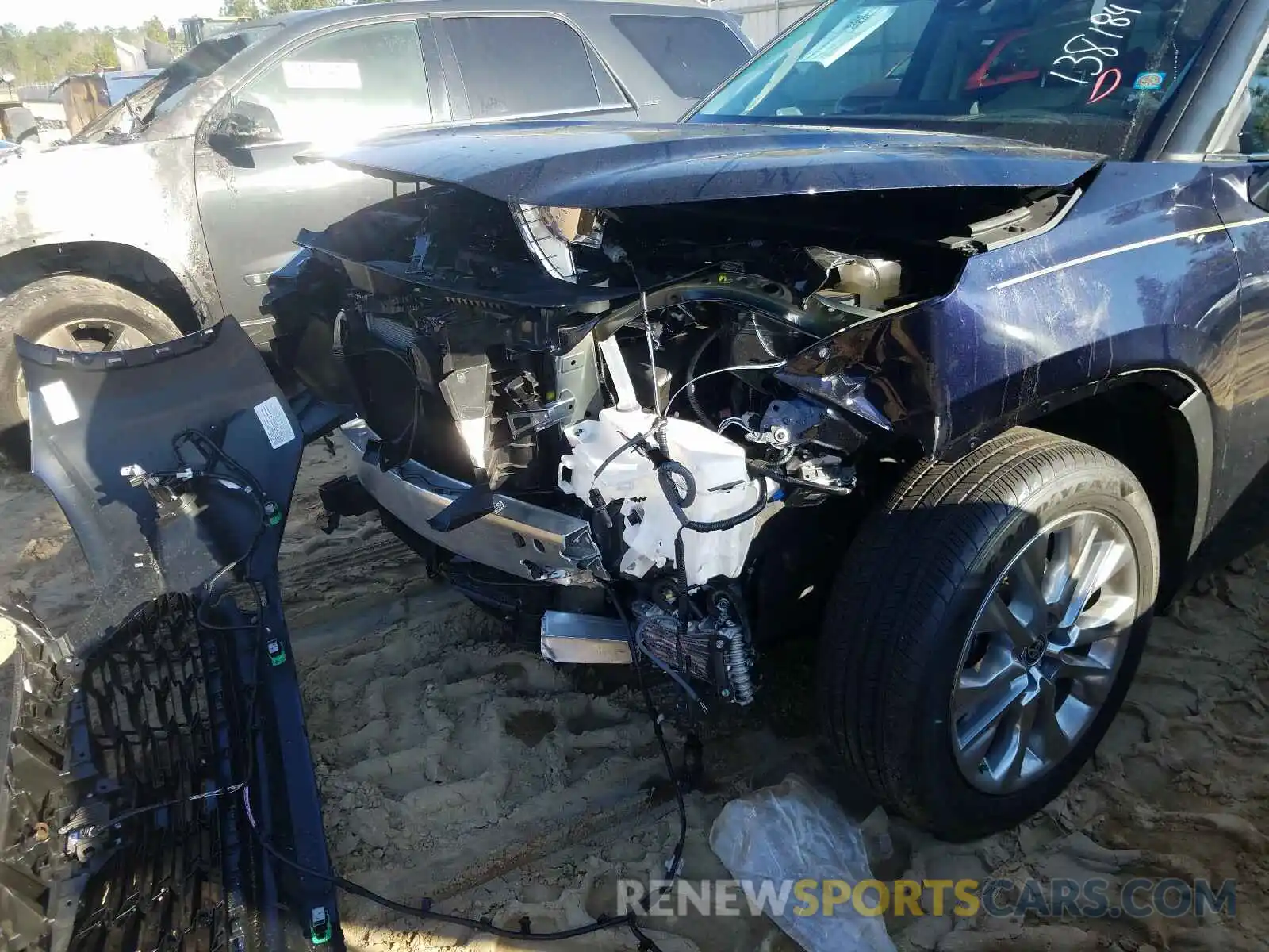 9 Photograph of a damaged car 5TDYZRAH8LS017695 TOYOTA HIGHLANDER 2020