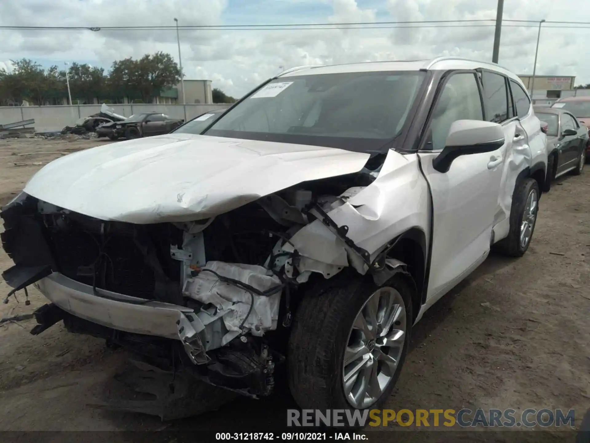 2 Photograph of a damaged car 5TDYZRAH8LS020113 TOYOTA HIGHLANDER 2020