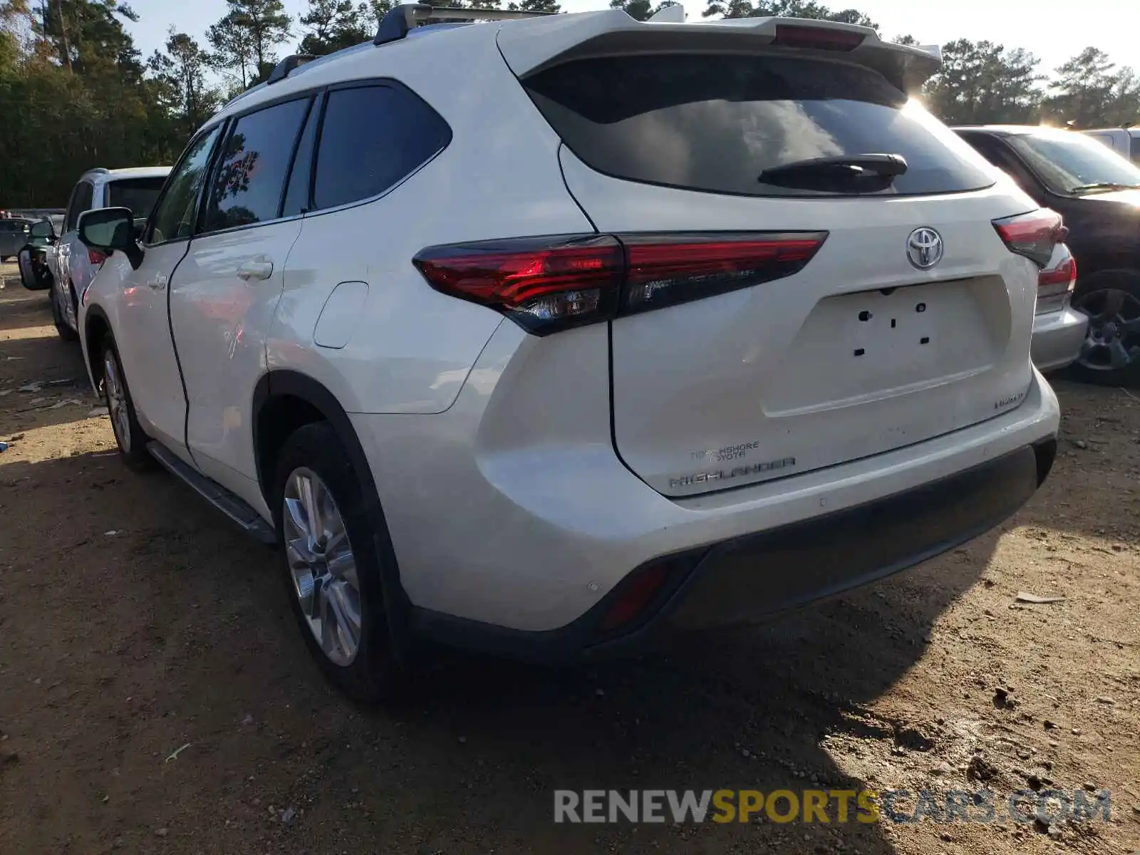 3 Photograph of a damaged car 5TDYZRAH8LS023271 TOYOTA HIGHLANDER 2020