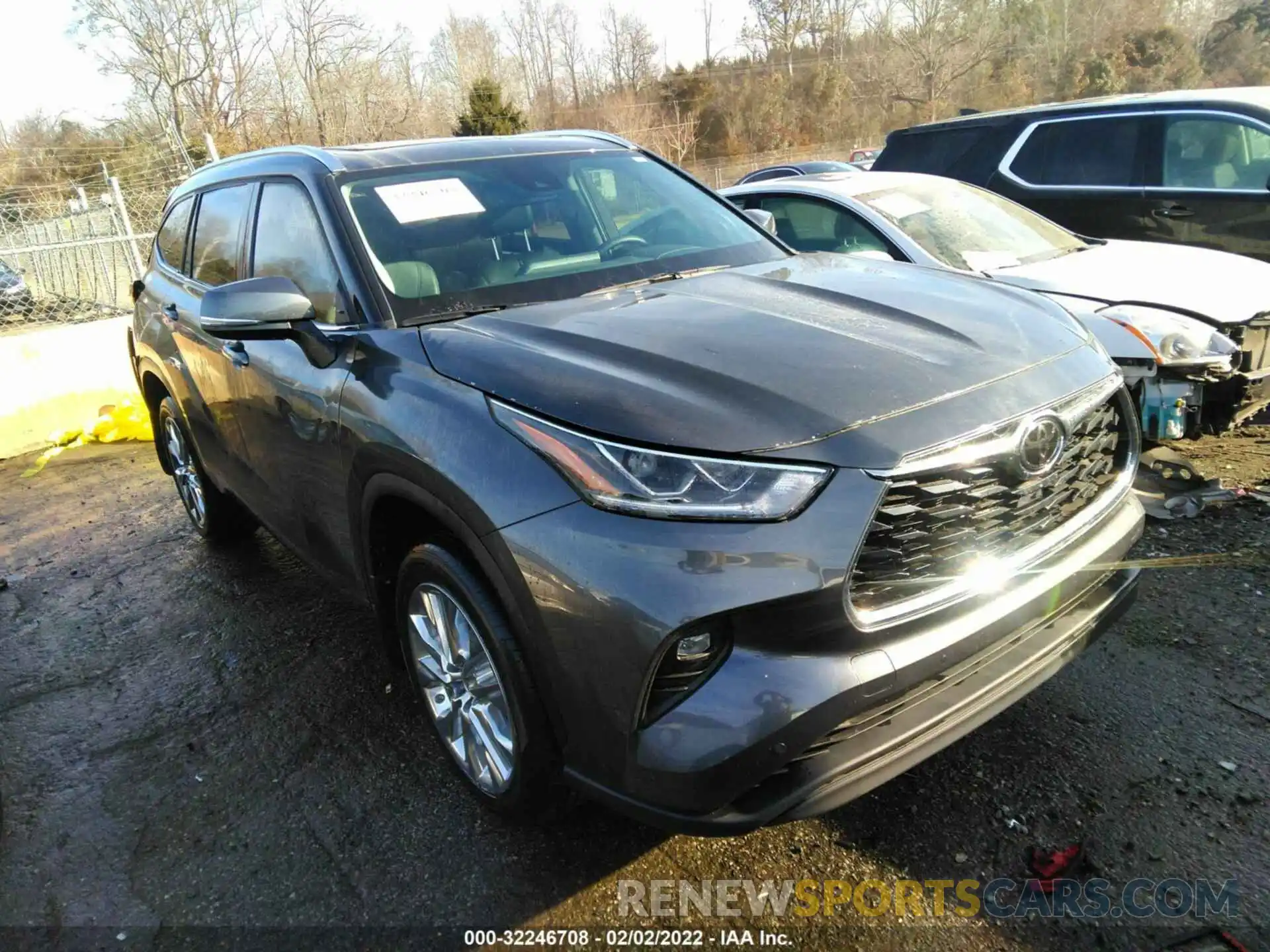 1 Photograph of a damaged car 5TDYZRAH8LS024694 TOYOTA HIGHLANDER 2020