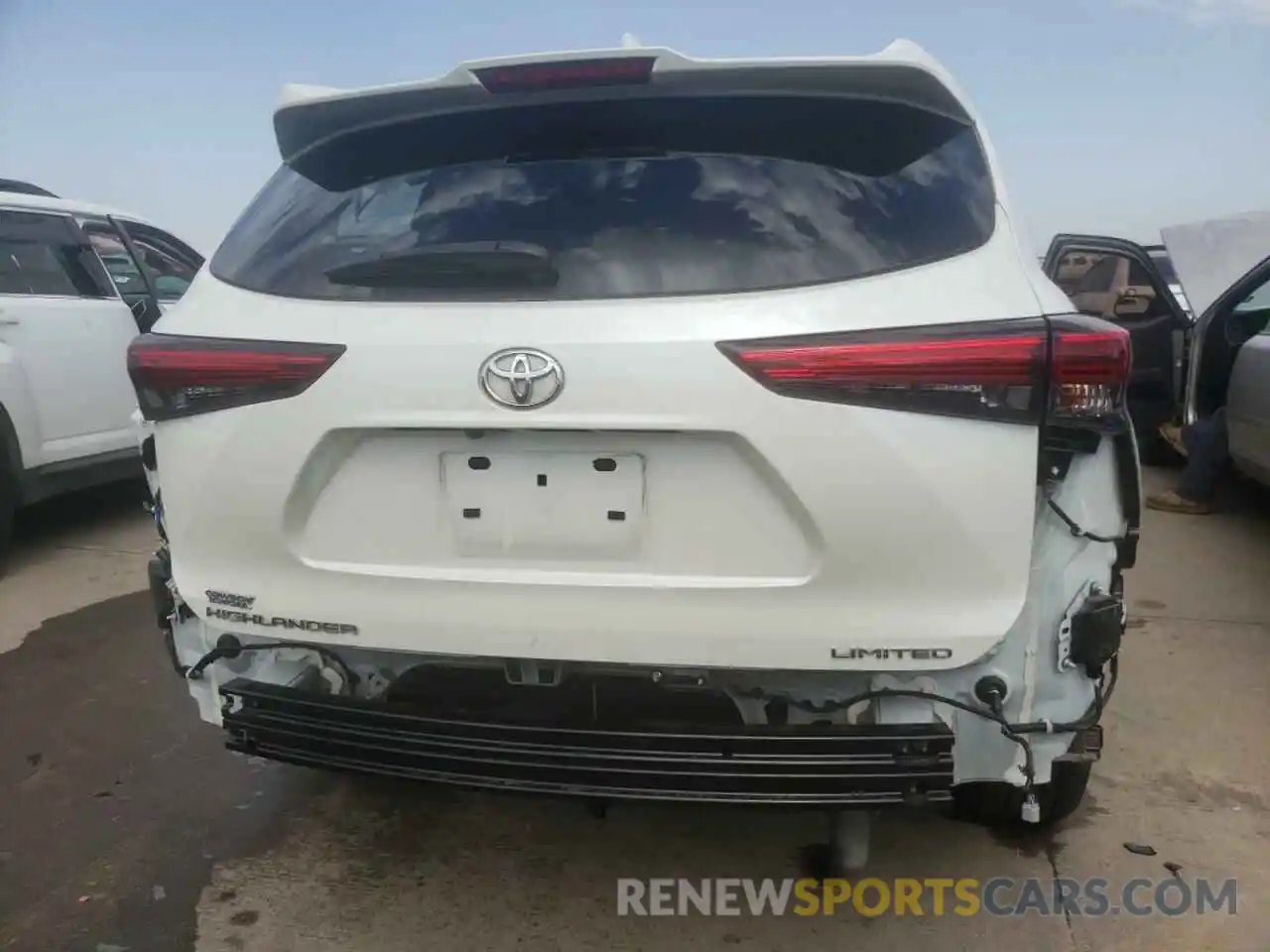 9 Photograph of a damaged car 5TDYZRAHXLS007802 TOYOTA HIGHLANDER 2020