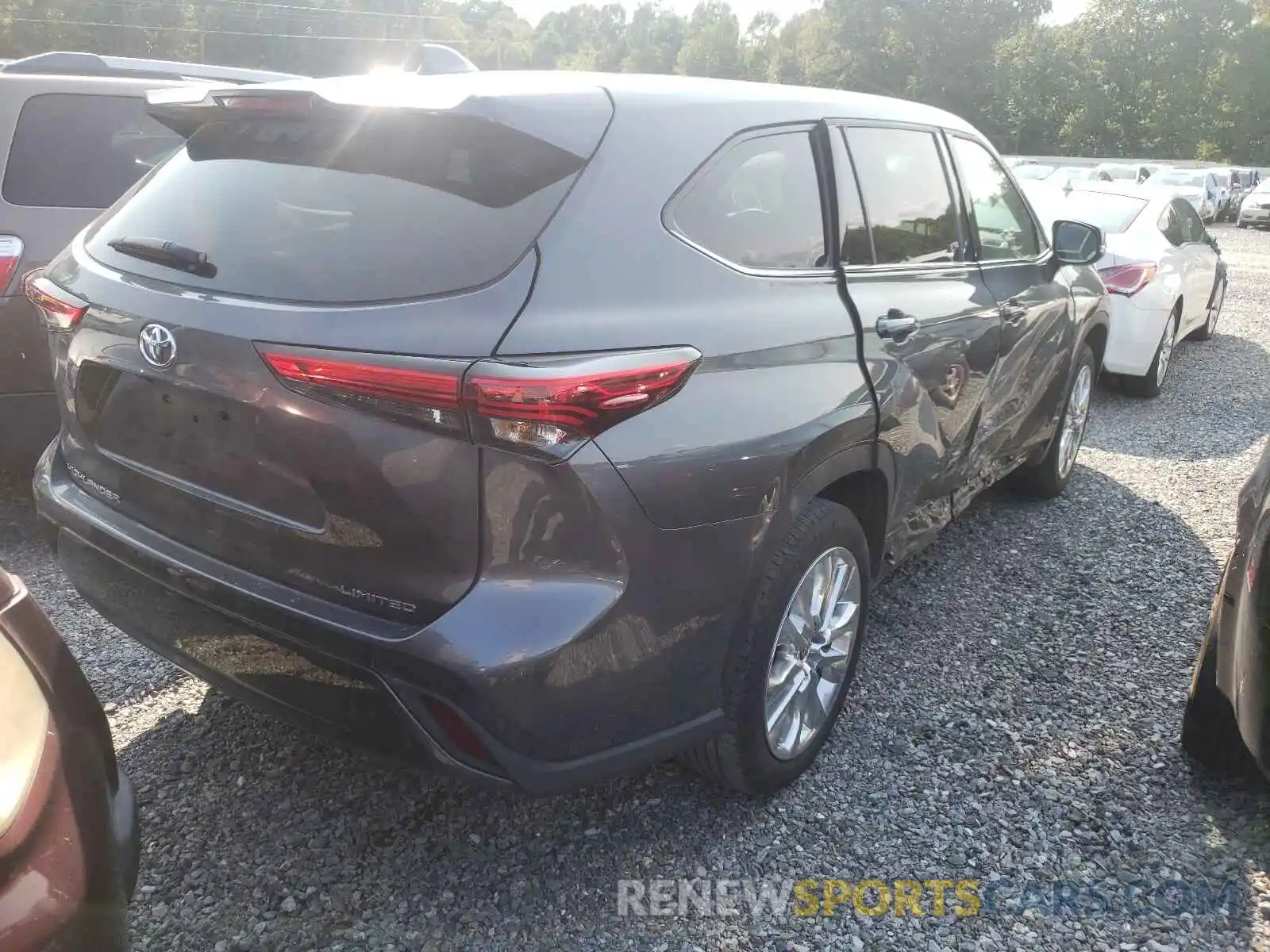 4 Photograph of a damaged car 5TDYZRAHXLS019237 TOYOTA HIGHLANDER 2020