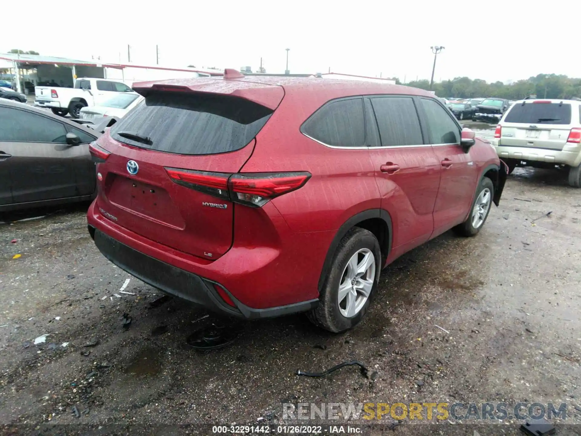 4 Photograph of a damaged car 5TDZARAH4LS501147 TOYOTA HIGHLANDER 2020