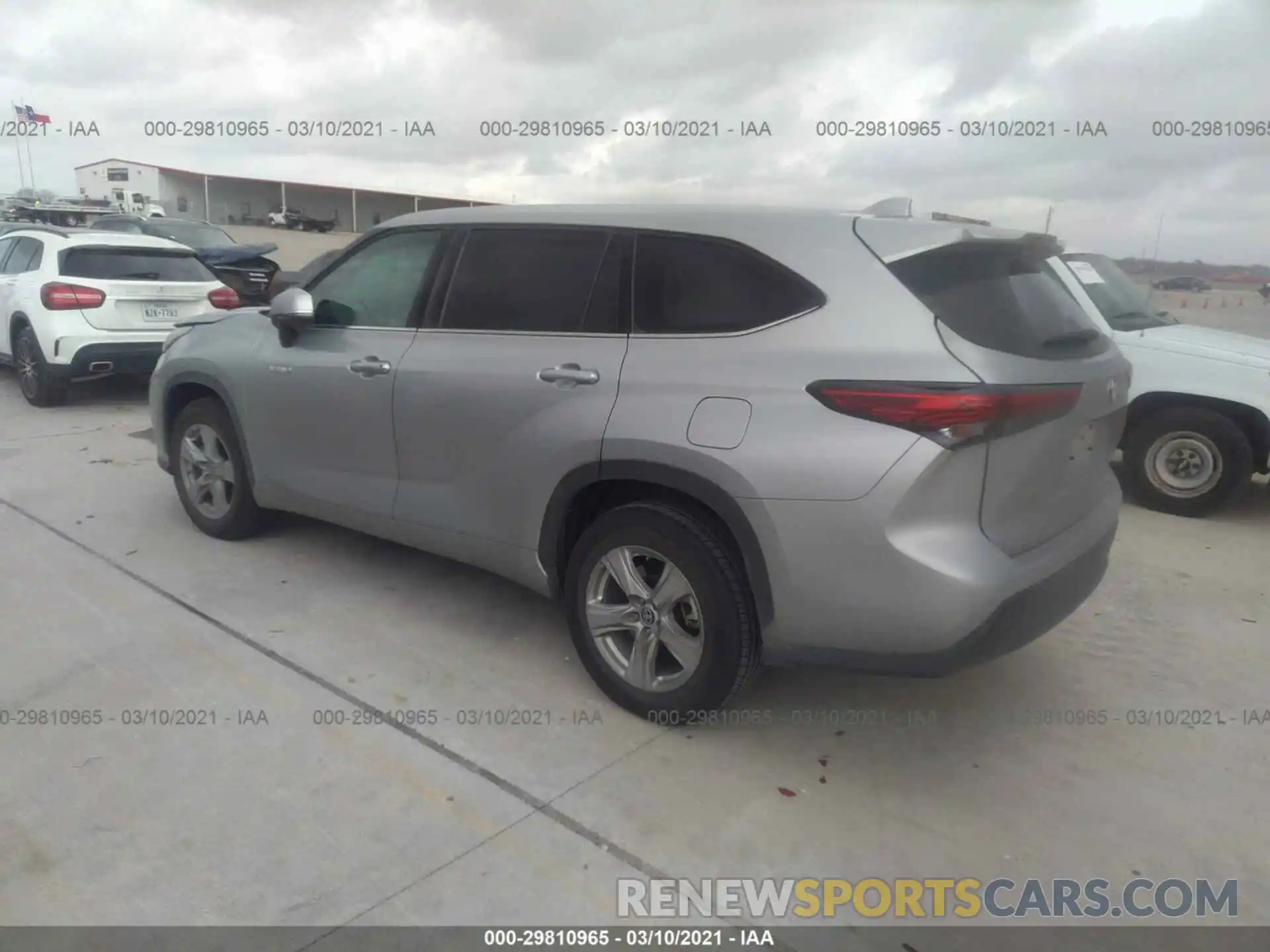 3 Photograph of a damaged car 5TDZARAH5LS000705 TOYOTA HIGHLANDER 2020