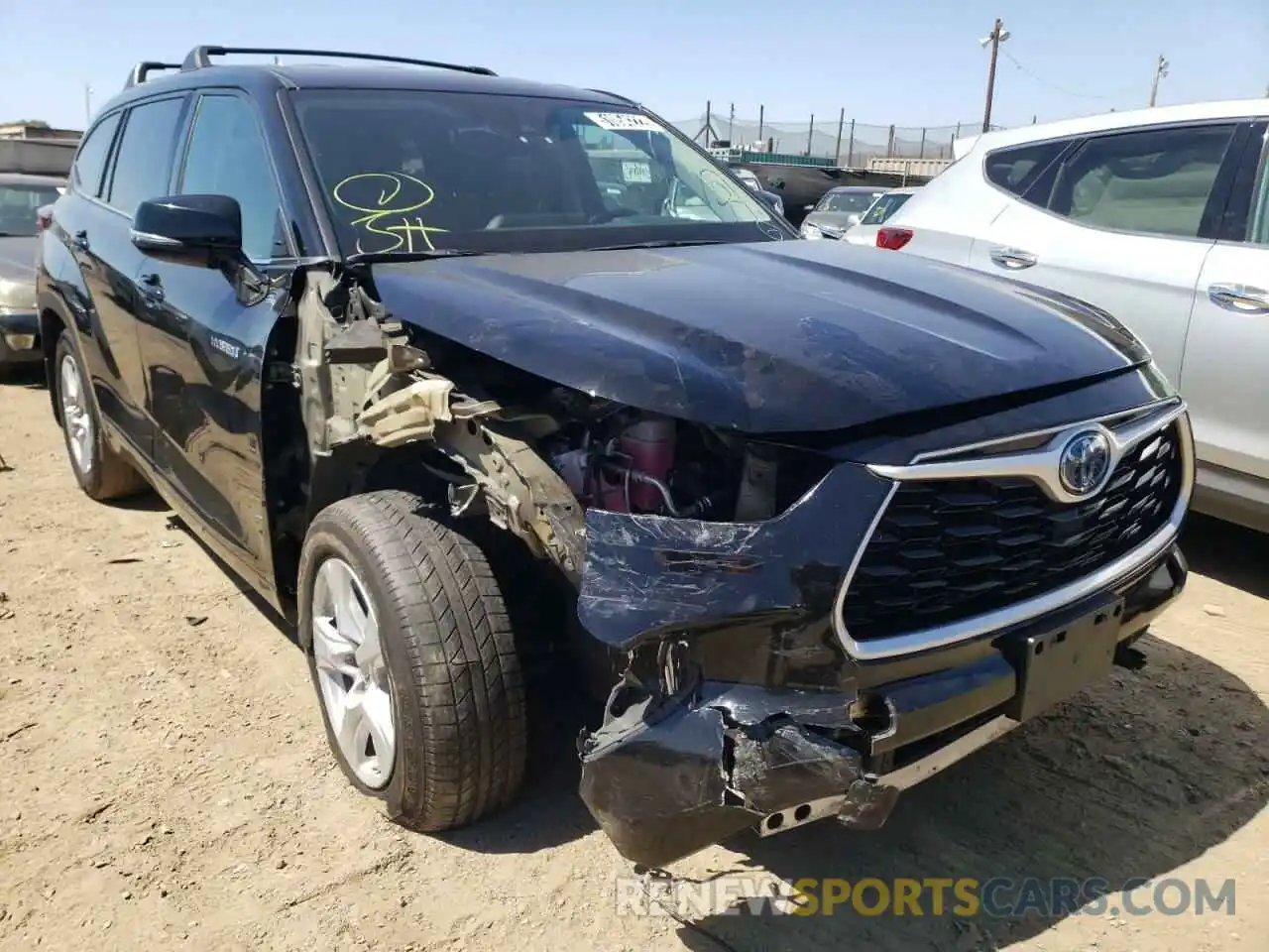 1 Photograph of a damaged car 5TDZARAH8LS001671 TOYOTA HIGHLANDER 2020