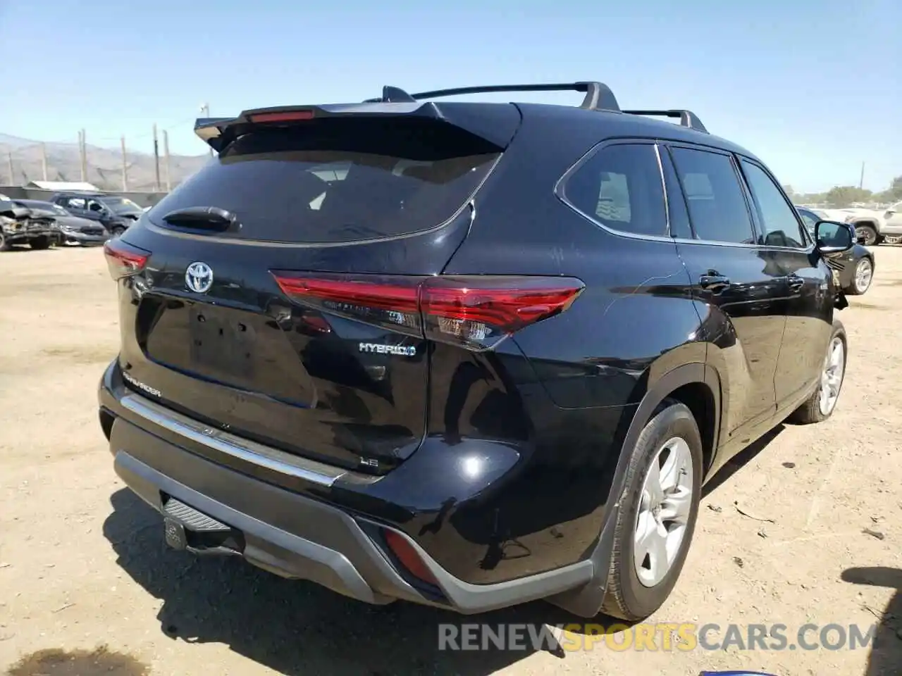 4 Photograph of a damaged car 5TDZARAH8LS001671 TOYOTA HIGHLANDER 2020