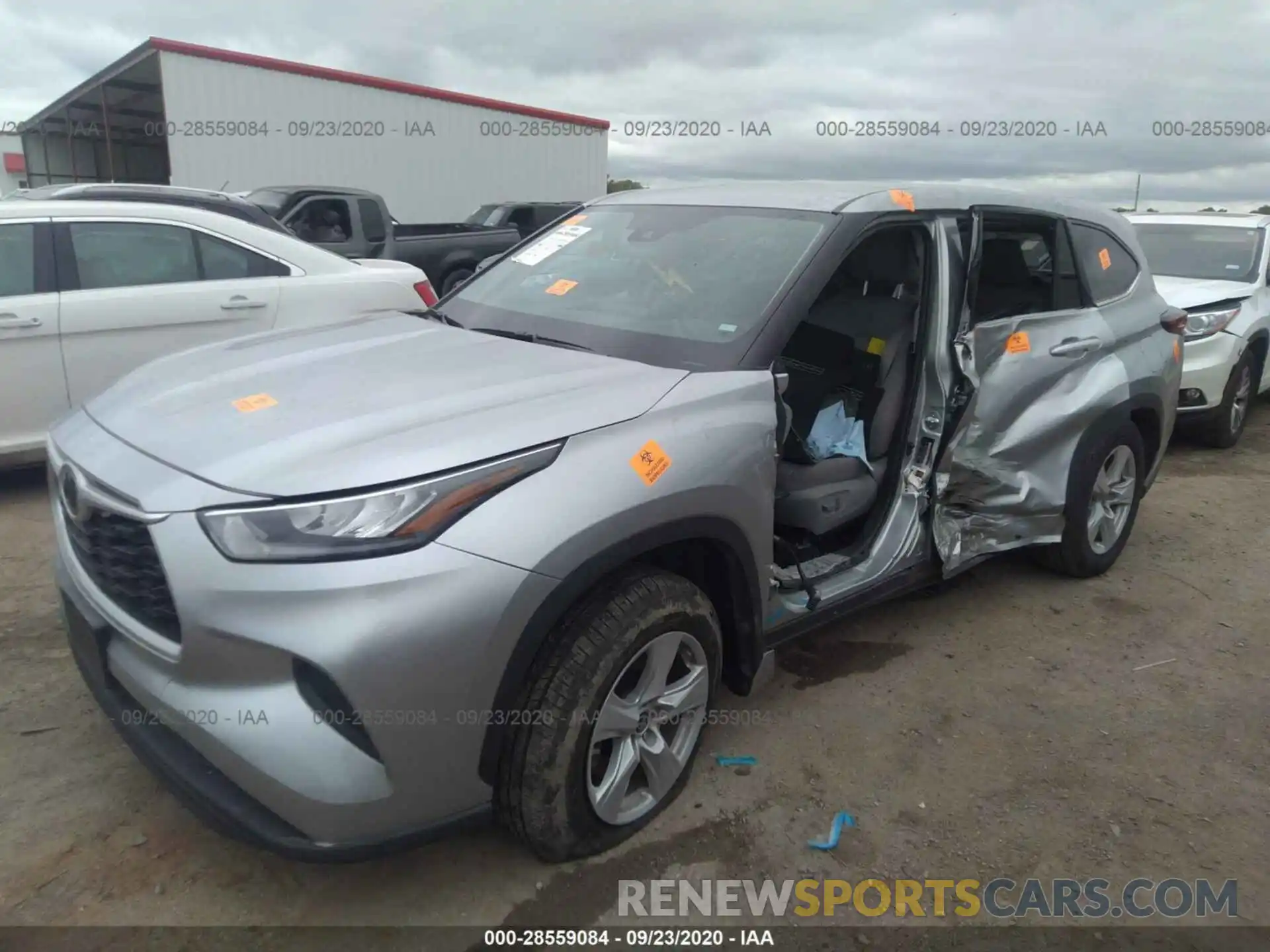 2 Photograph of a damaged car 5TDZZRAH0LS001429 TOYOTA HIGHLANDER 2020