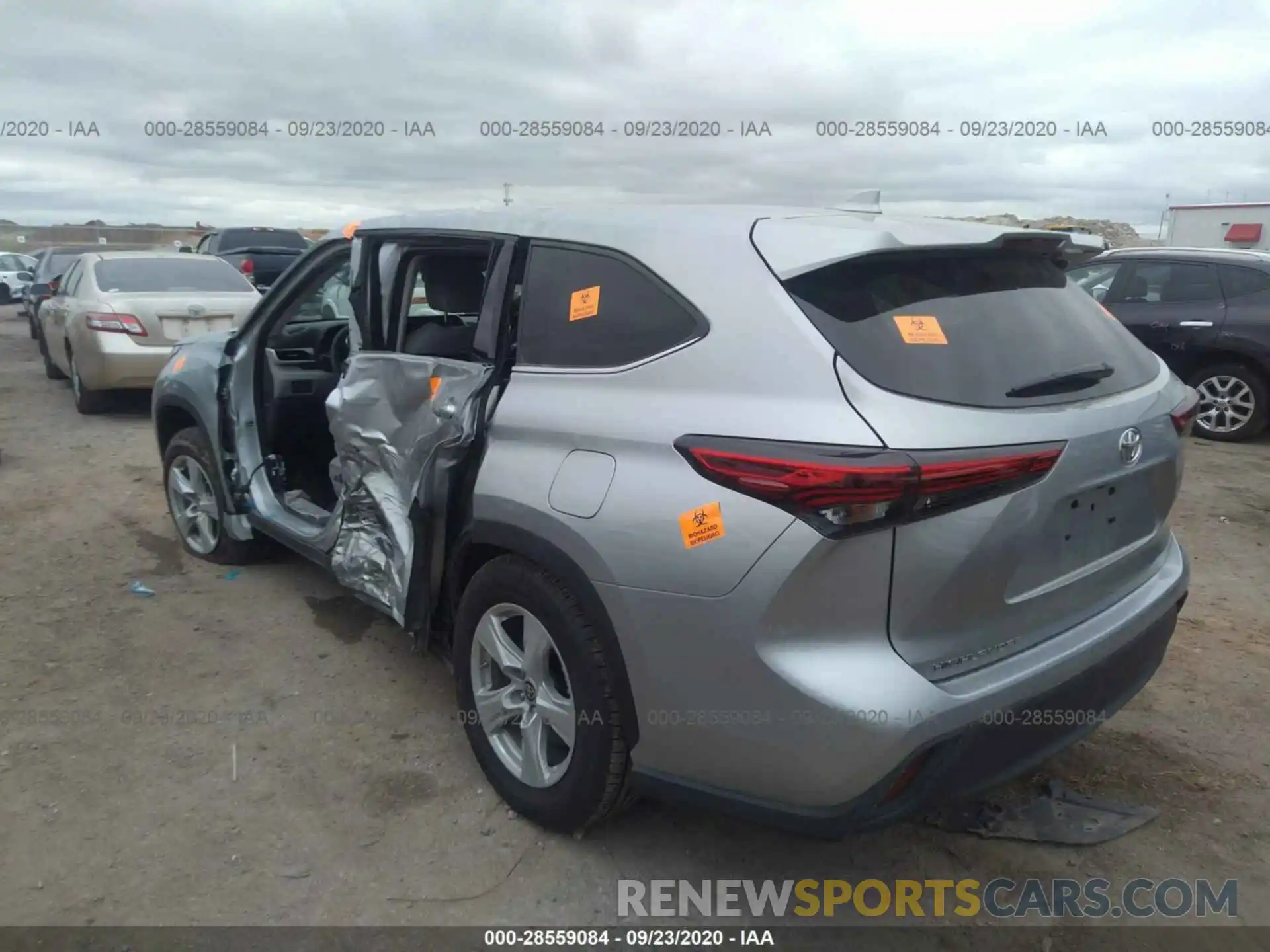 3 Photograph of a damaged car 5TDZZRAH0LS001429 TOYOTA HIGHLANDER 2020