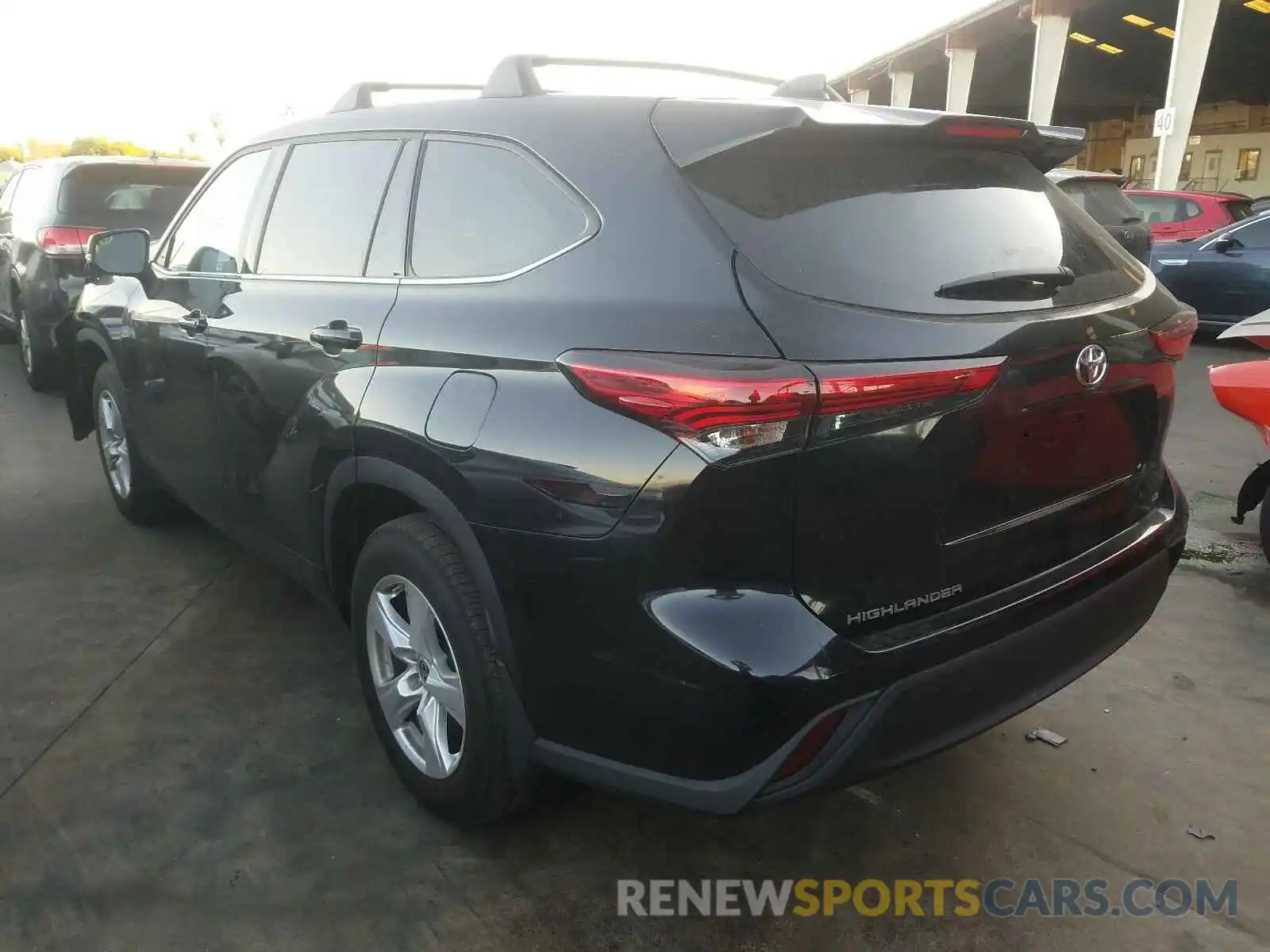 3 Photograph of a damaged car 5TDZZRAH0LS010678 TOYOTA HIGHLANDER 2020