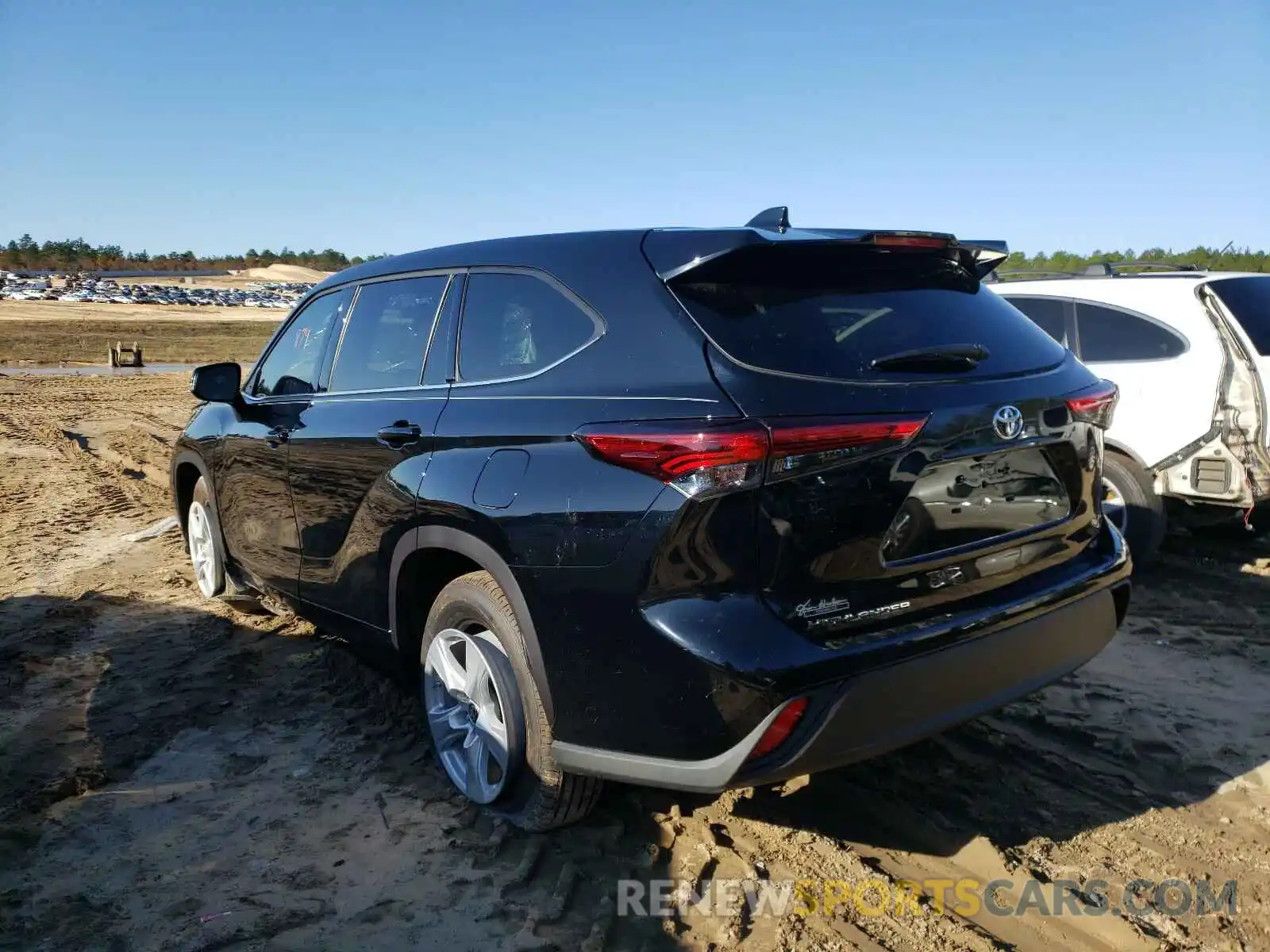 3 Photograph of a damaged car 5TDZZRAH0LS017436 TOYOTA HIGHLANDER 2020