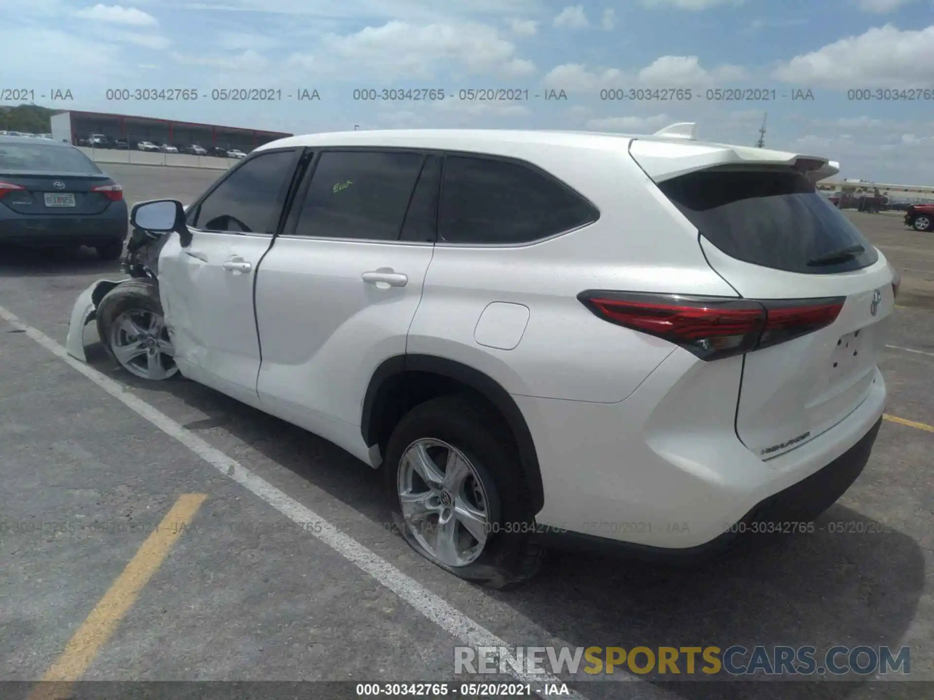 3 Photograph of a damaged car 5TDZZRAH0LS501655 TOYOTA HIGHLANDER 2020