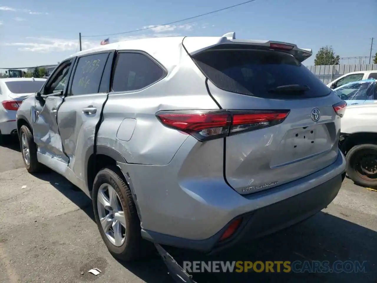 3 Photograph of a damaged car 5TDZZRAH0LS510338 TOYOTA HIGHLANDER 2020