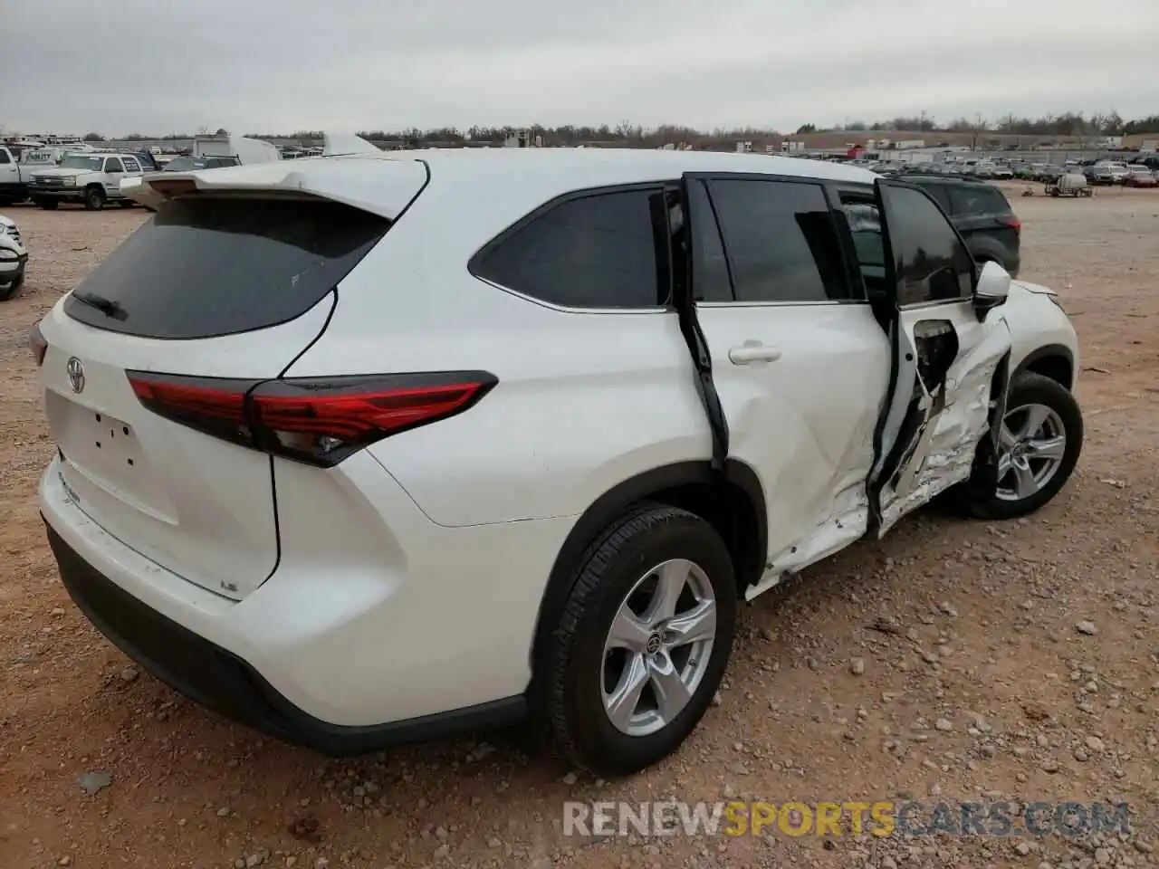 4 Photograph of a damaged car 5TDZZRAH0LS512316 TOYOTA HIGHLANDER 2020