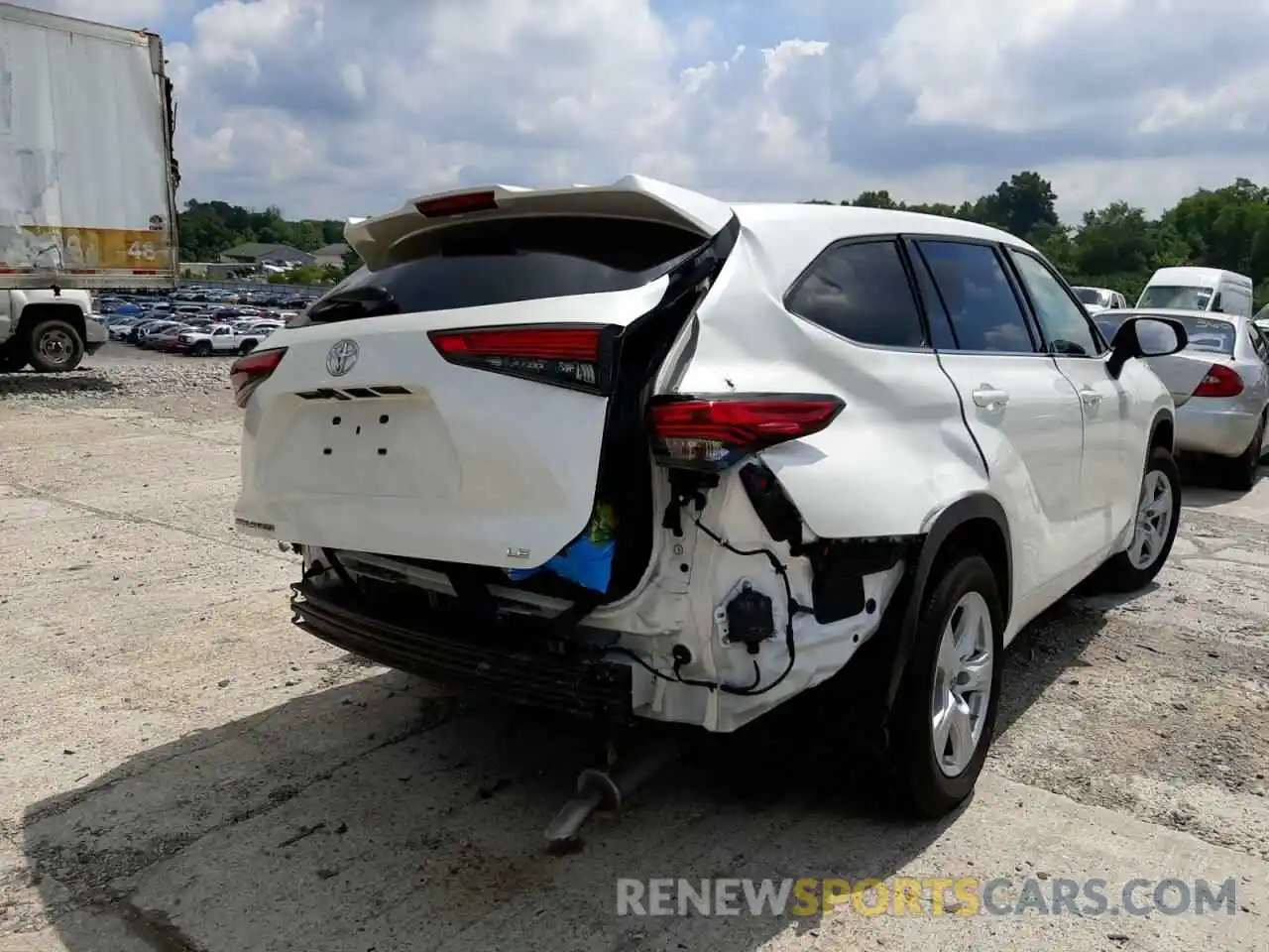 4 Photograph of a damaged car 5TDZZRAH0LS513787 TOYOTA HIGHLANDER 2020