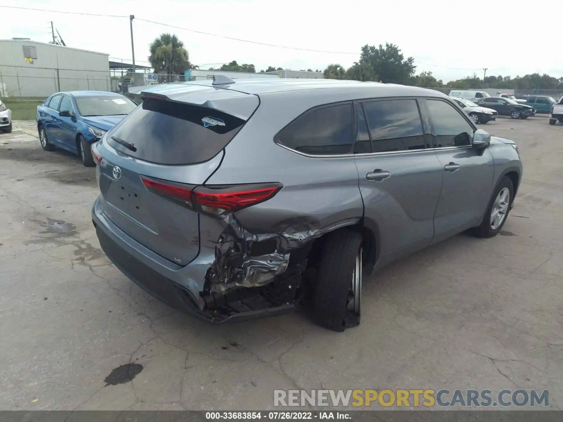 6 Photograph of a damaged car 5TDZZRAH1LS005442 TOYOTA HIGHLANDER 2020