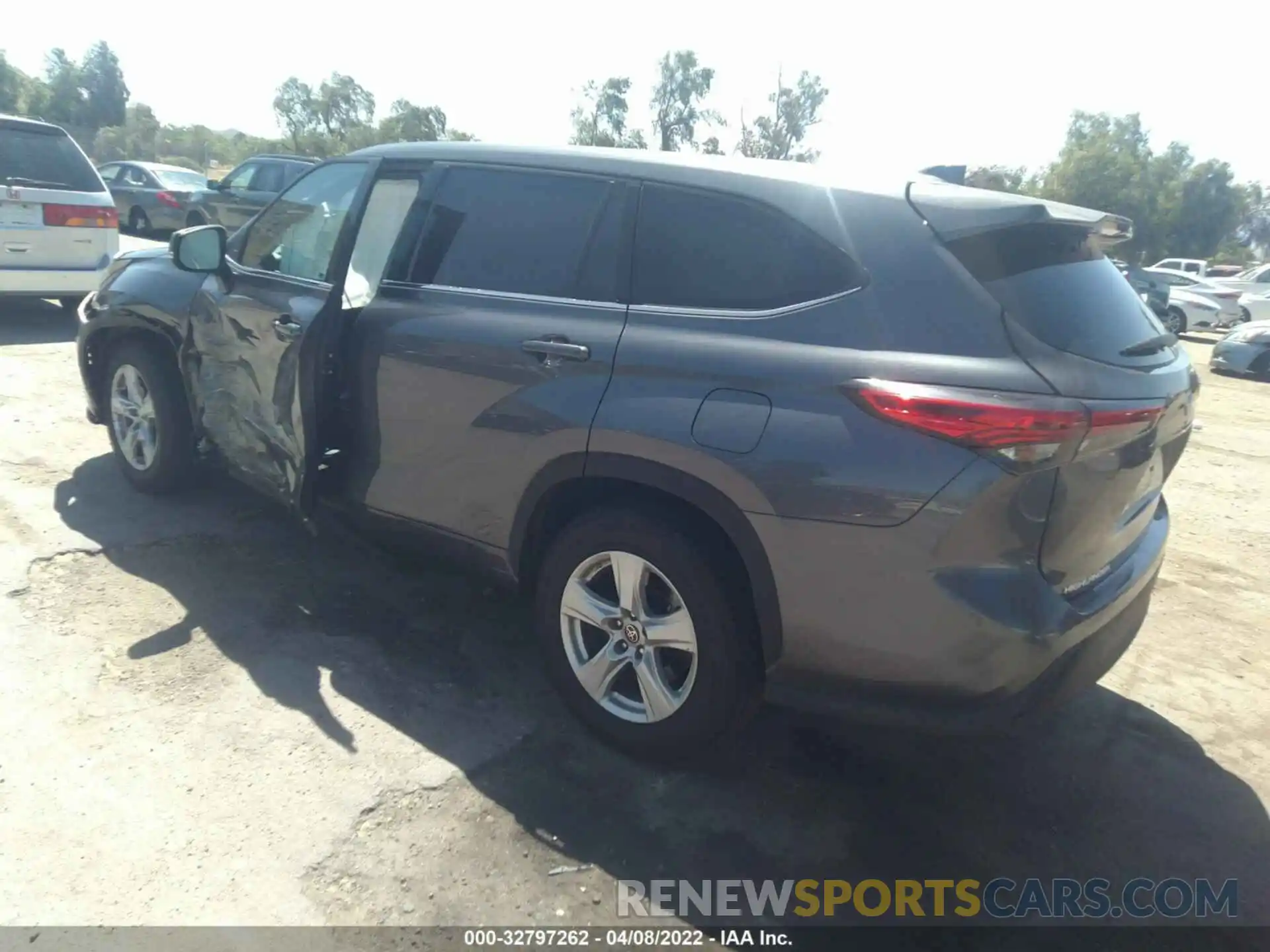 3 Photograph of a damaged car 5TDZZRAH1LS012116 TOYOTA HIGHLANDER 2020