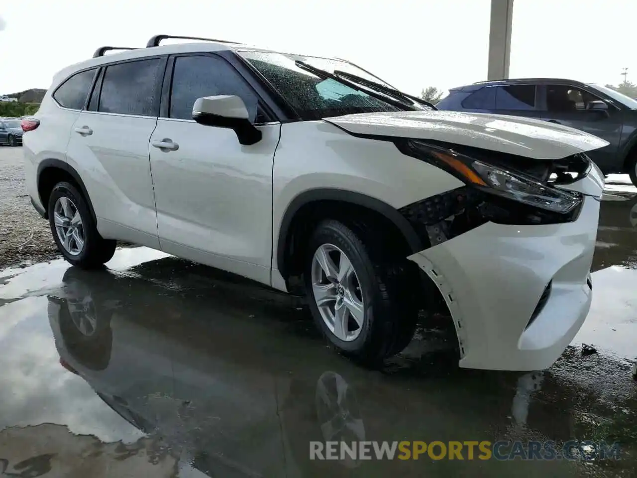 4 Photograph of a damaged car 5TDZZRAH1LS502197 TOYOTA HIGHLANDER 2020