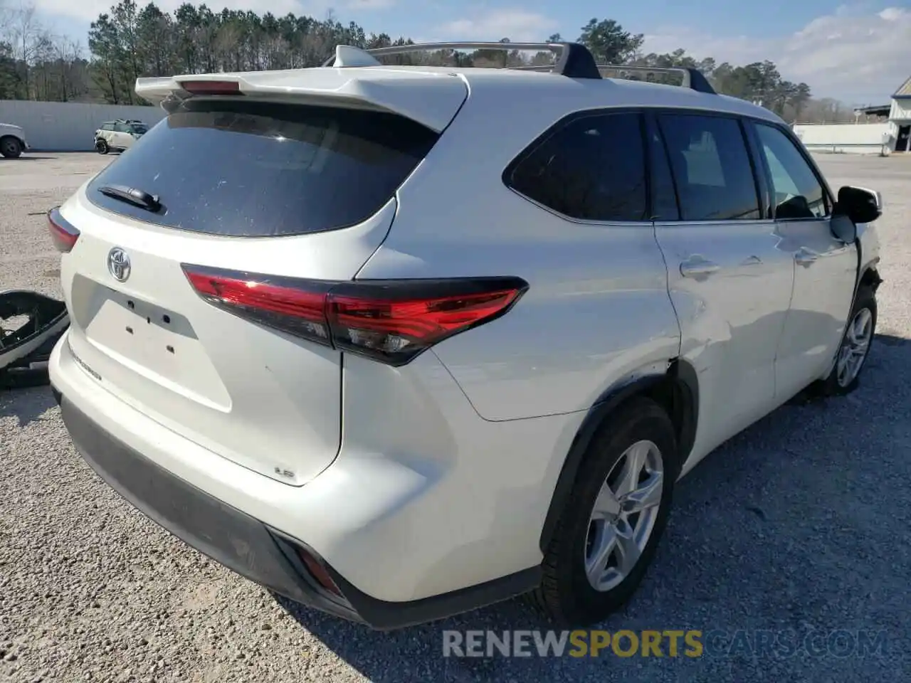 4 Photograph of a damaged car 5TDZZRAH1LS513555 TOYOTA HIGHLANDER 2020