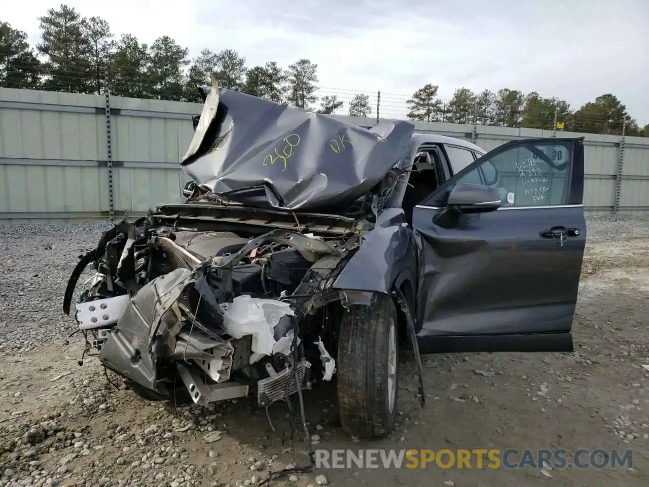 9 Photograph of a damaged car 5TDZZRAH2LS003070 TOYOTA HIGHLANDER 2020