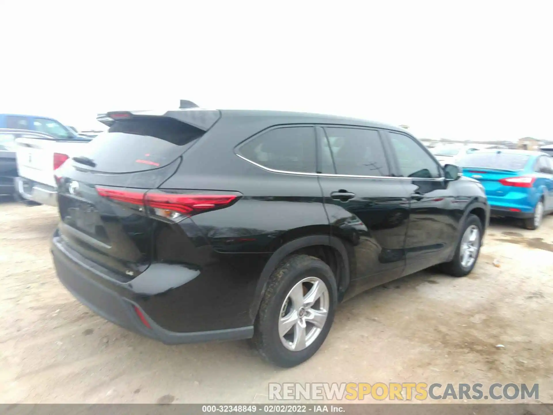 4 Photograph of a damaged car 5TDZZRAH3LS018838 TOYOTA HIGHLANDER 2020