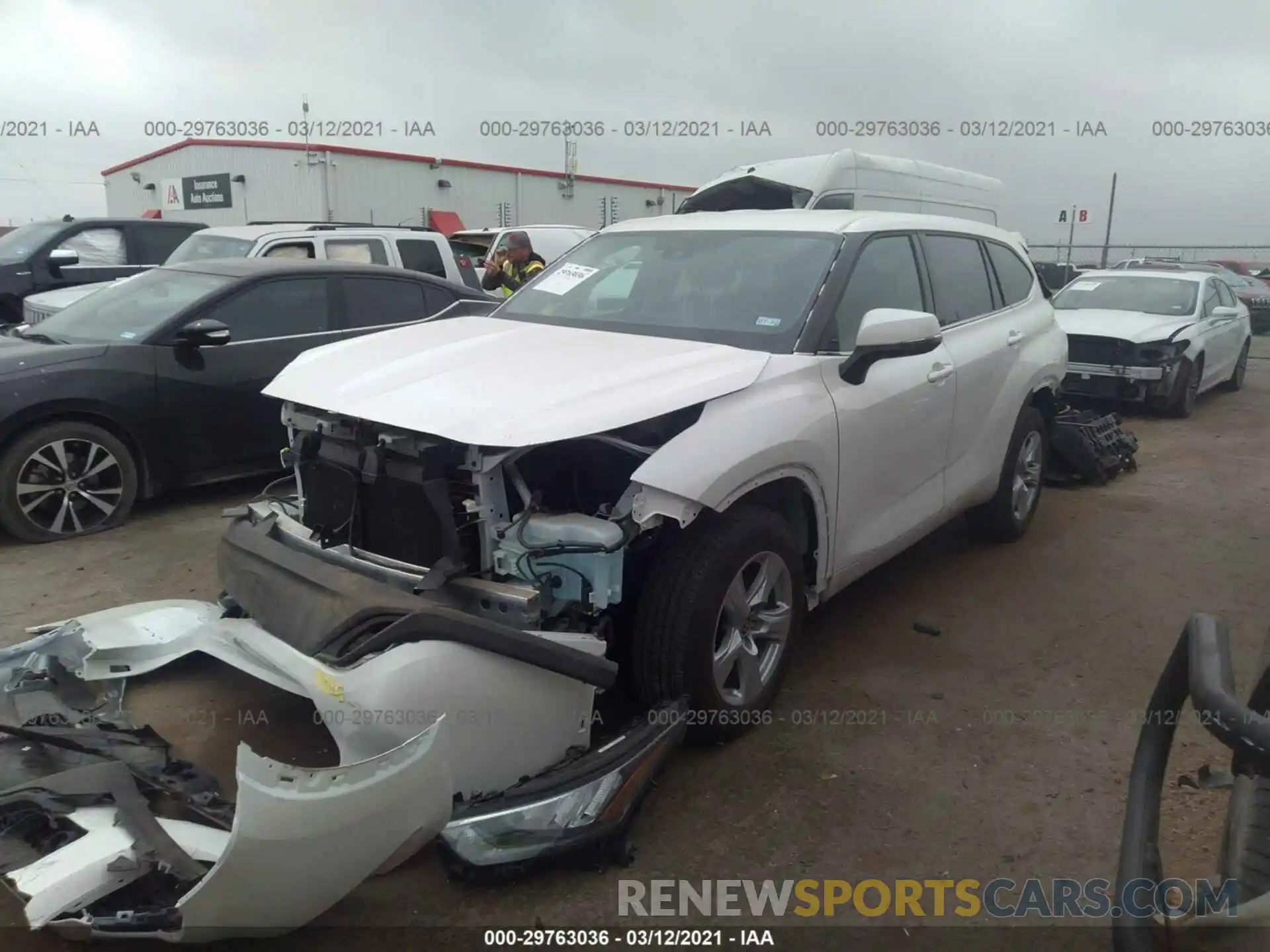 2 Photograph of a damaged car 5TDZZRAH3LS019942 TOYOTA HIGHLANDER 2020