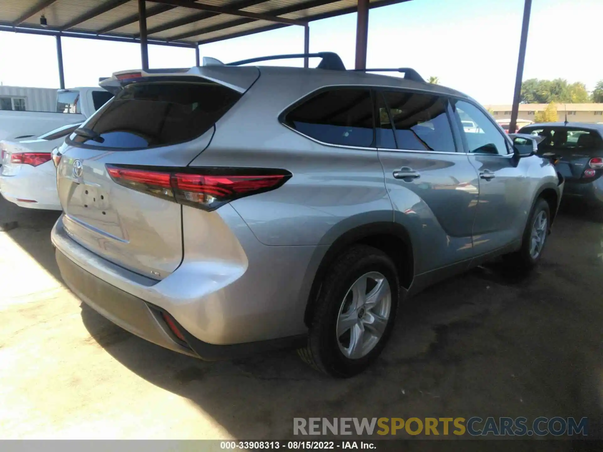 4 Photograph of a damaged car 5TDZZRAH4LS011526 TOYOTA HIGHLANDER 2020