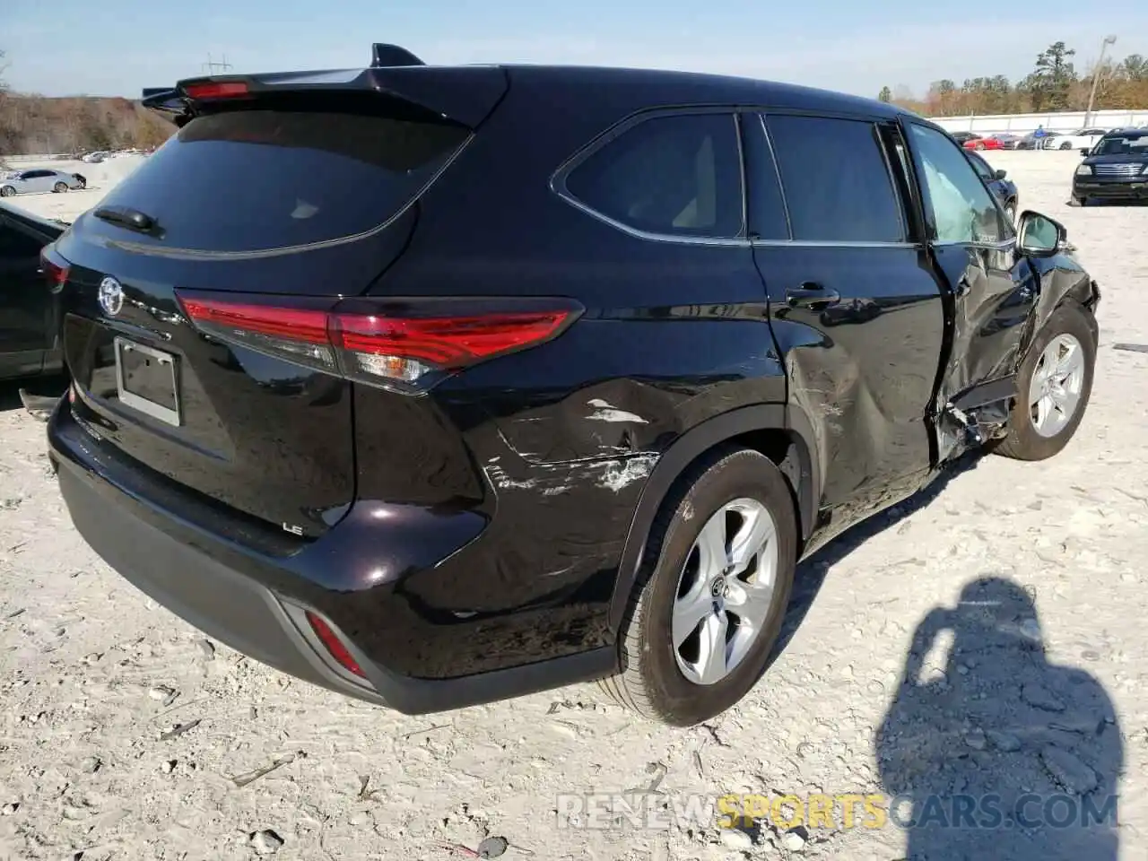 4 Photograph of a damaged car 5TDZZRAH5LS000633 TOYOTA HIGHLANDER 2020