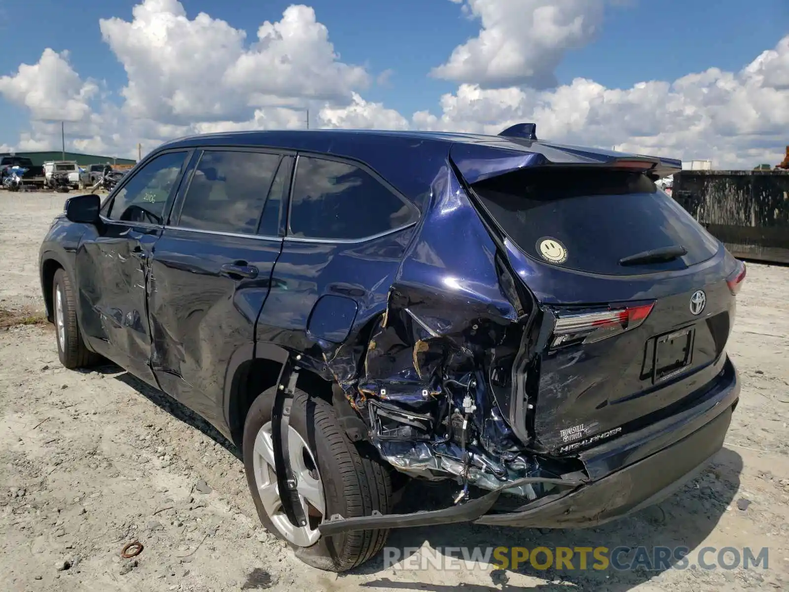 3 Photograph of a damaged car 5TDZZRAH5LS004102 TOYOTA HIGHLANDER 2020