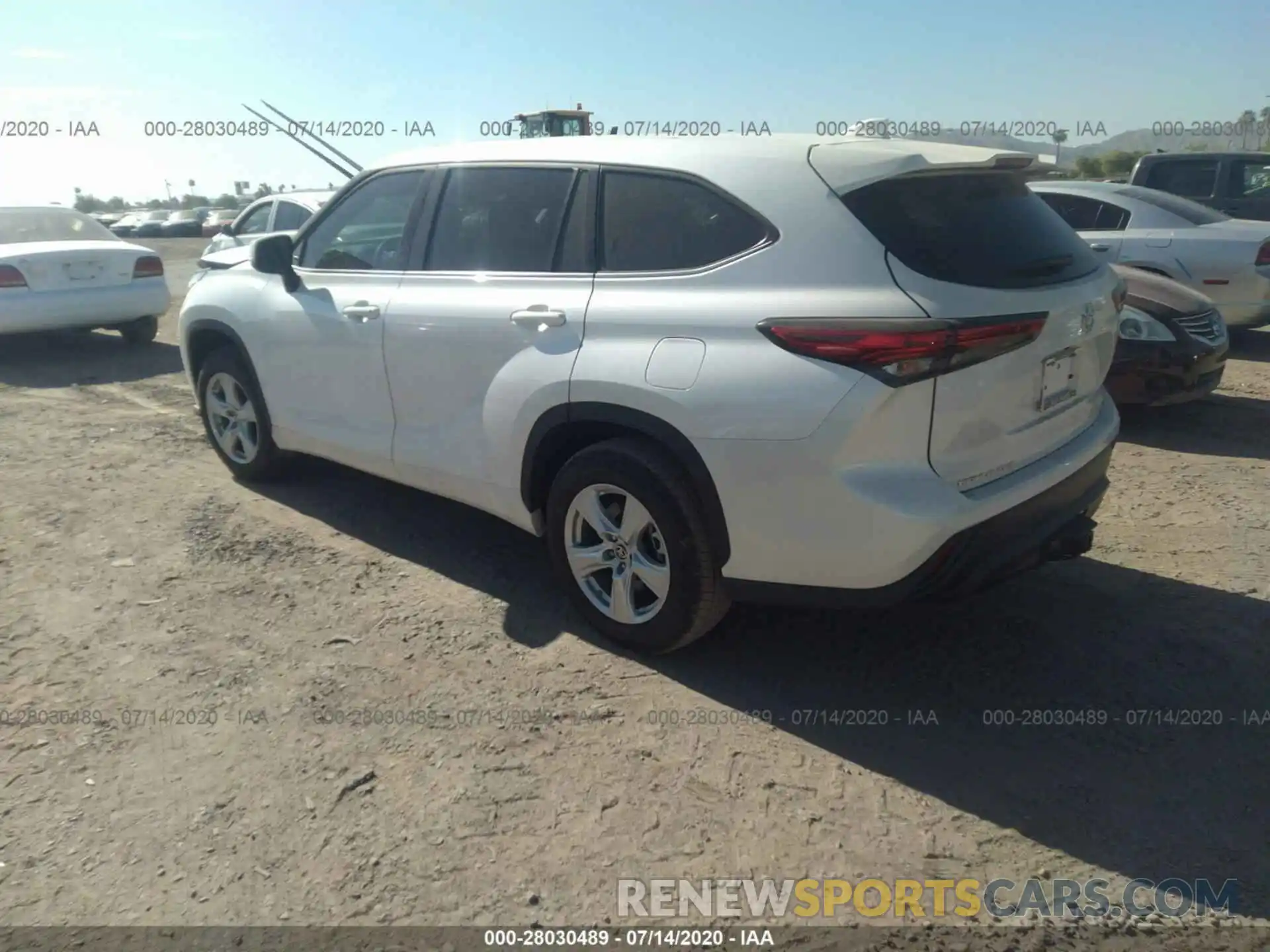 3 Photograph of a damaged car 5TDZZRAH5LS011907 TOYOTA HIGHLANDER 2020