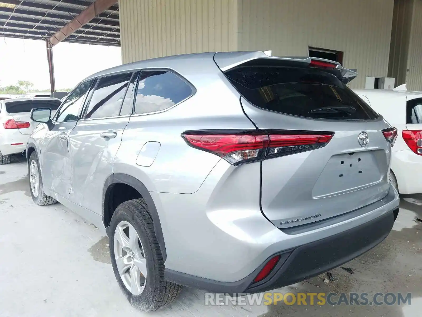 3 Photograph of a damaged car 5TDZZRAH6LS502244 TOYOTA HIGHLANDER 2020