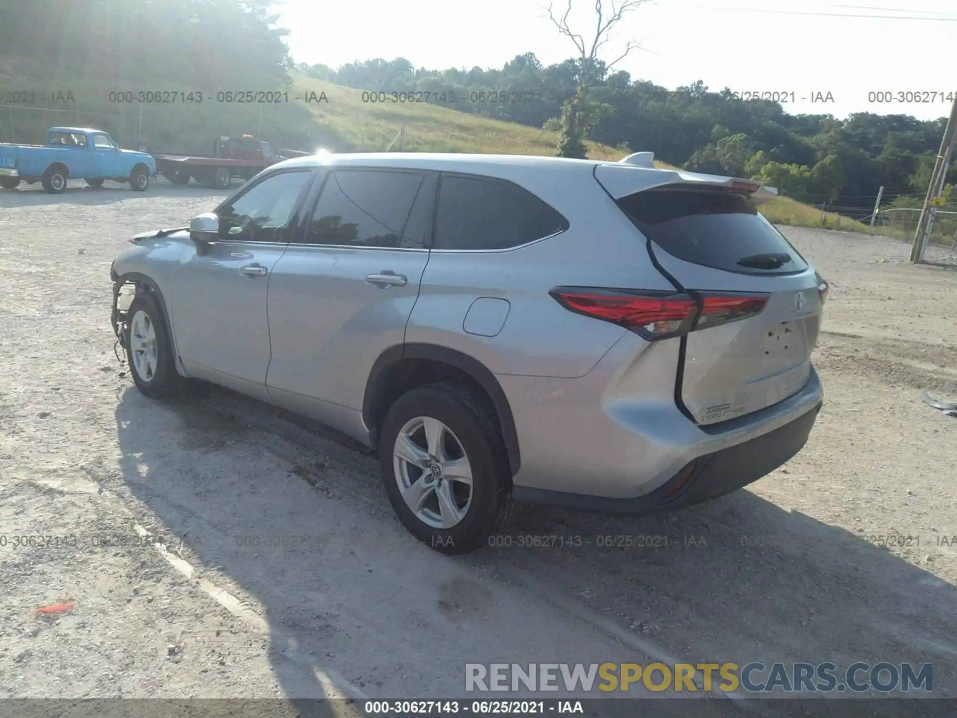 3 Photograph of a damaged car 5TDZZRAH6LS510618 TOYOTA HIGHLANDER 2020