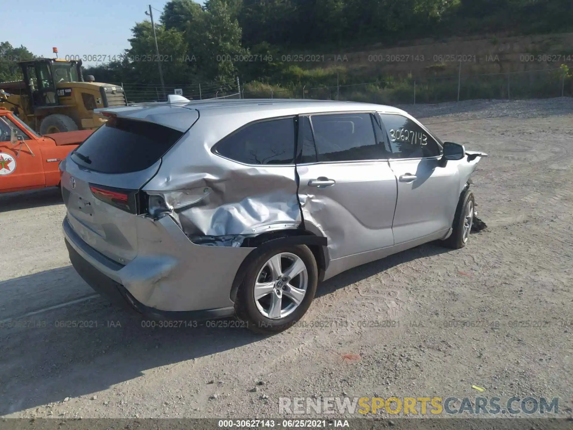 4 Photograph of a damaged car 5TDZZRAH6LS510618 TOYOTA HIGHLANDER 2020