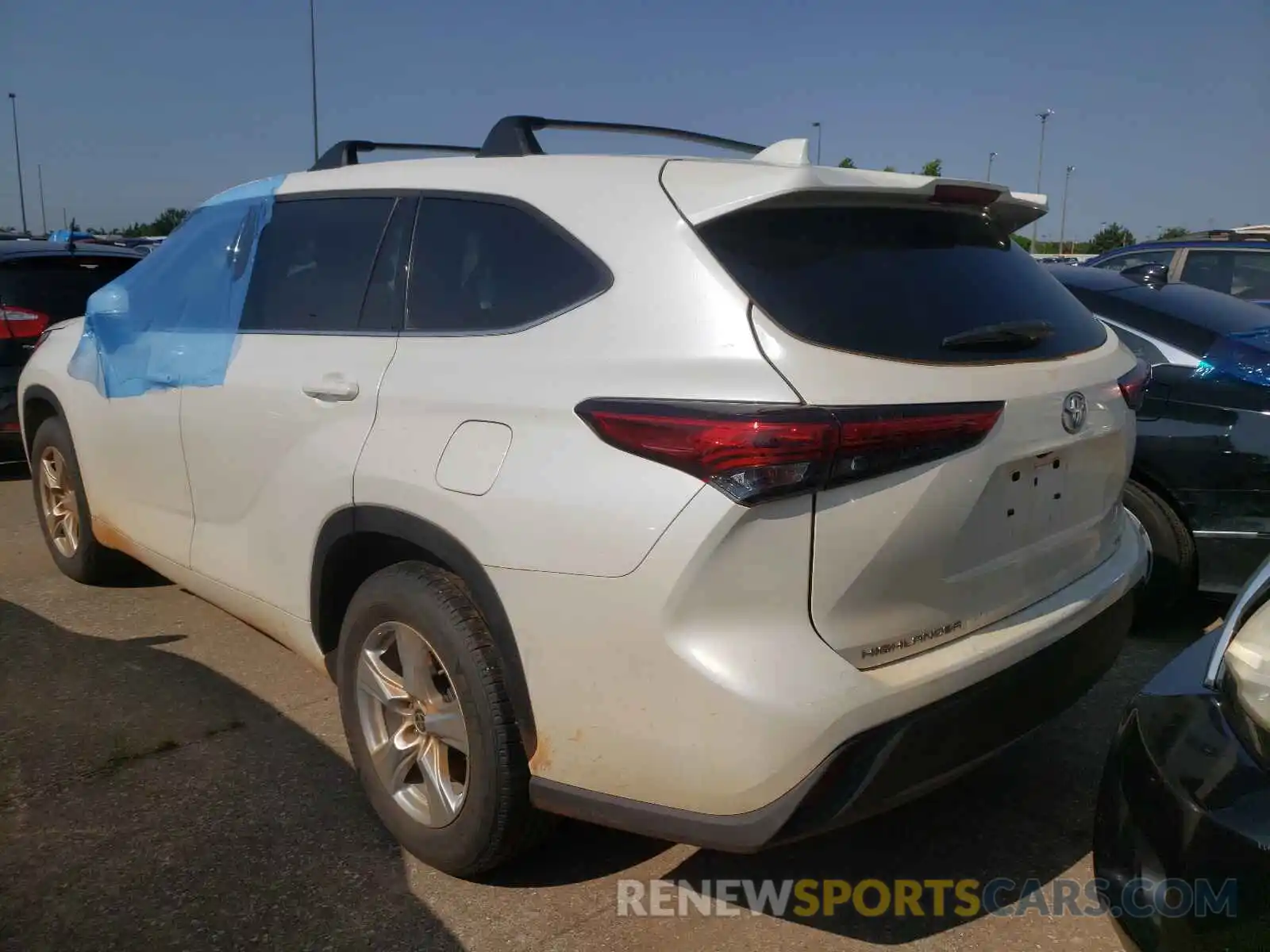 3 Photograph of a damaged car 5TDZZRAH7LS009785 TOYOTA HIGHLANDER 2020