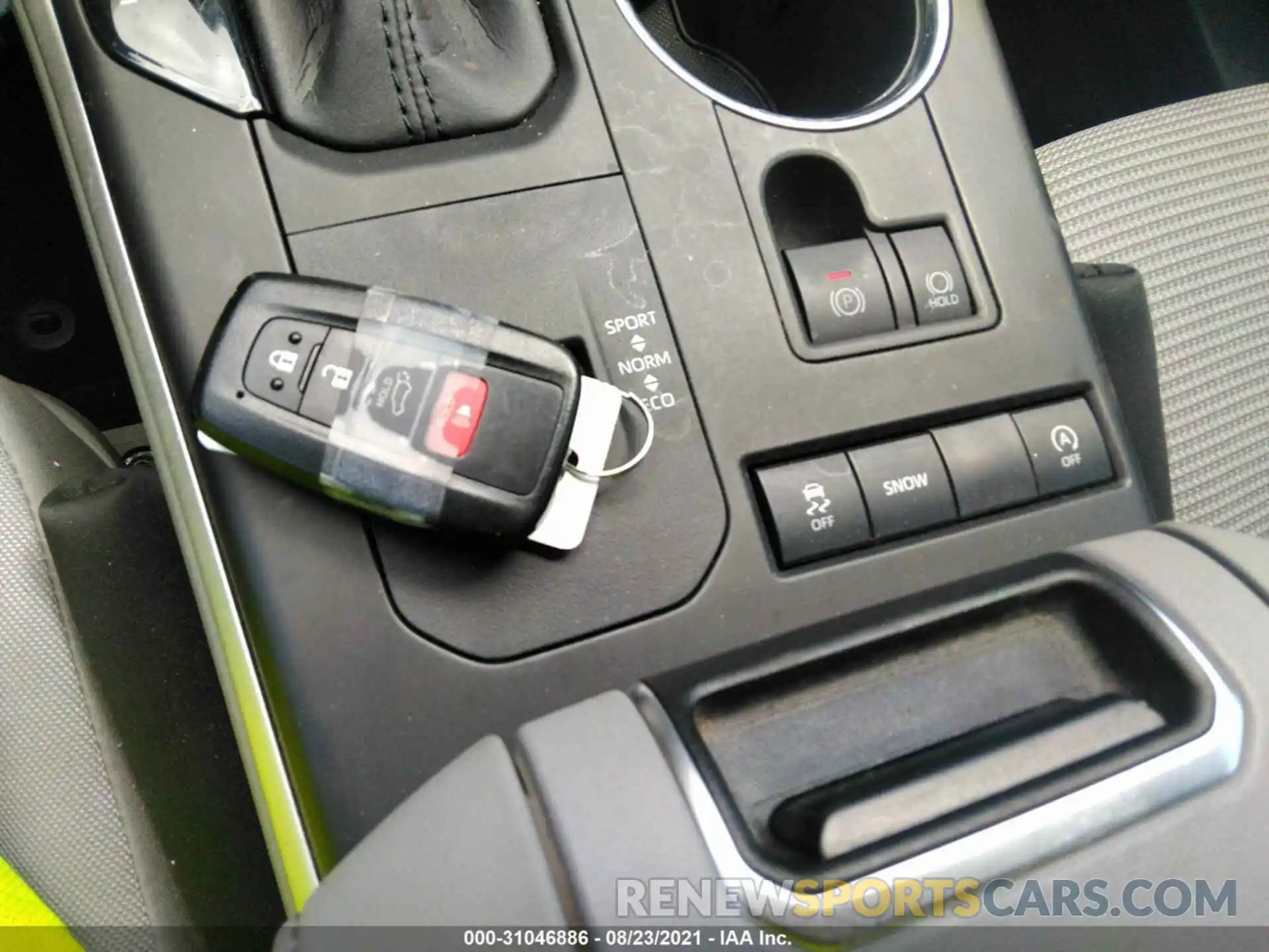 11 Photograph of a damaged car 5TDZZRAH7LS013156 TOYOTA HIGHLANDER 2020