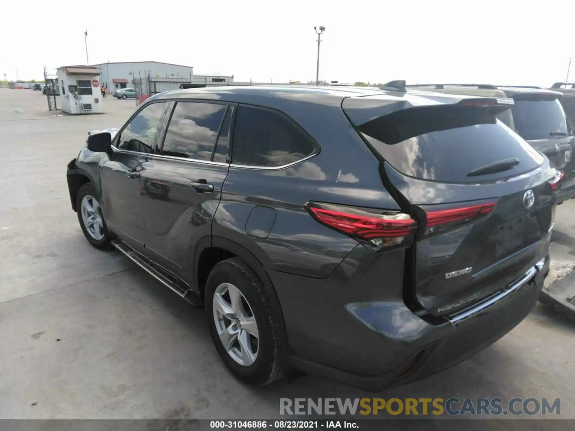 3 Photograph of a damaged car 5TDZZRAH7LS013156 TOYOTA HIGHLANDER 2020