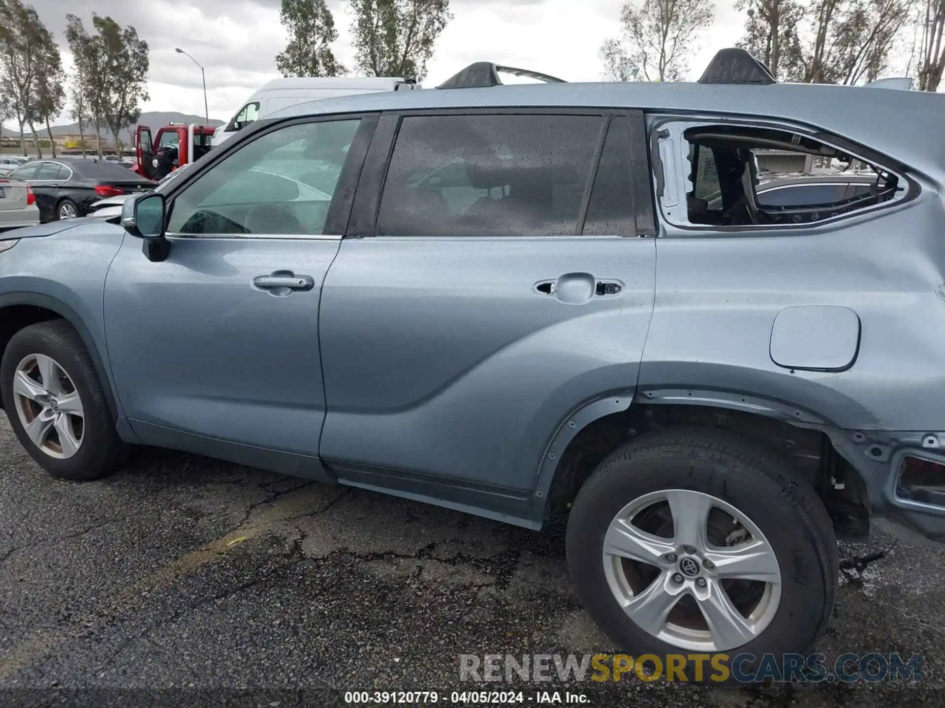 15 Photograph of a damaged car 5TDZZRAH7LS022794 TOYOTA HIGHLANDER 2020