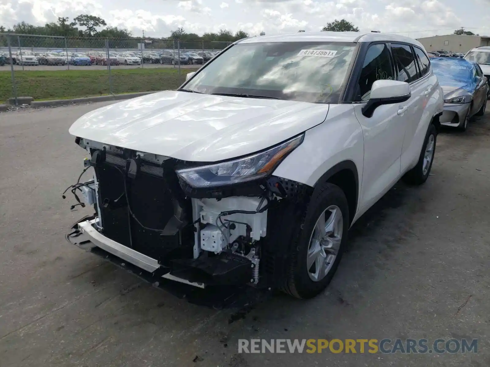 2 Photograph of a damaged car 5TDZZRAH7LS025453 TOYOTA HIGHLANDER 2020