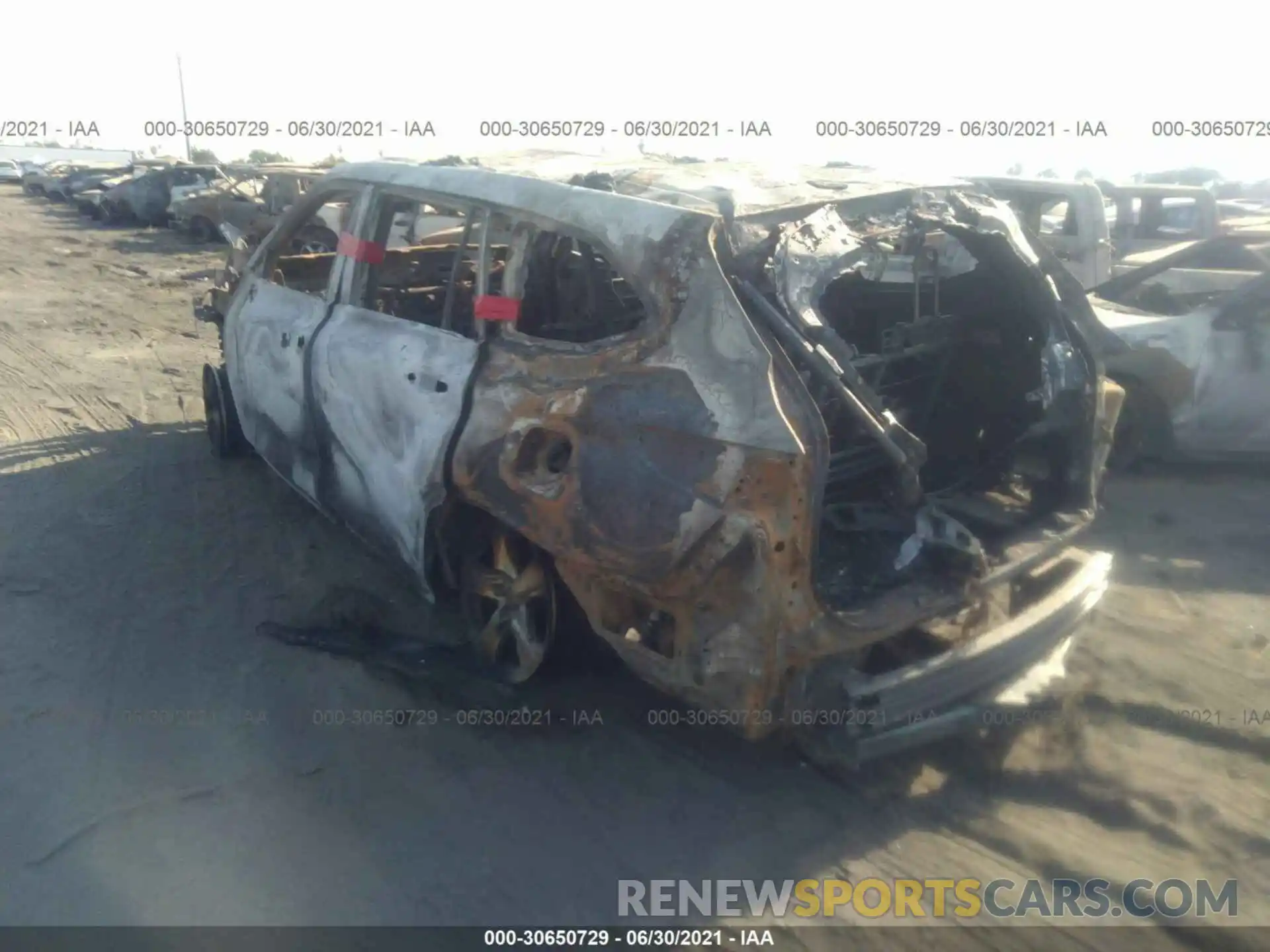 3 Photograph of a damaged car 5TDZZRAH7LS503287 TOYOTA HIGHLANDER 2020