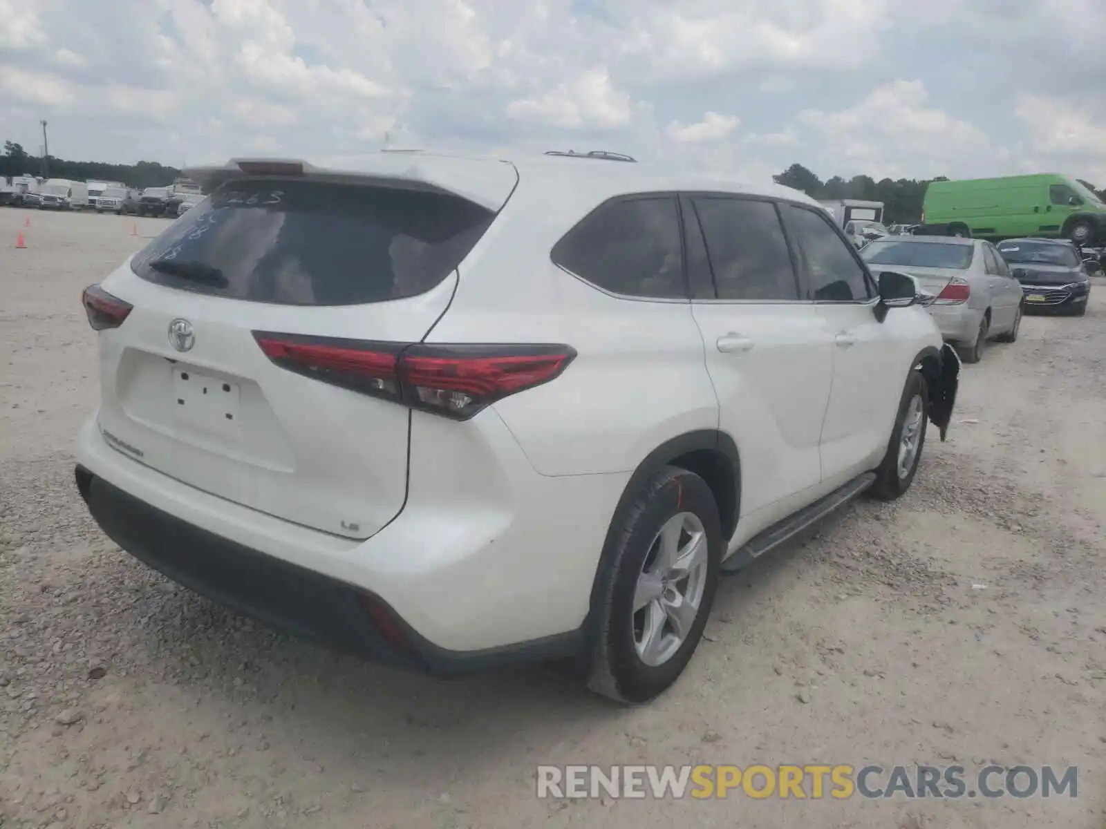 4 Photograph of a damaged car 5TDZZRAH7LS505735 TOYOTA HIGHLANDER 2020