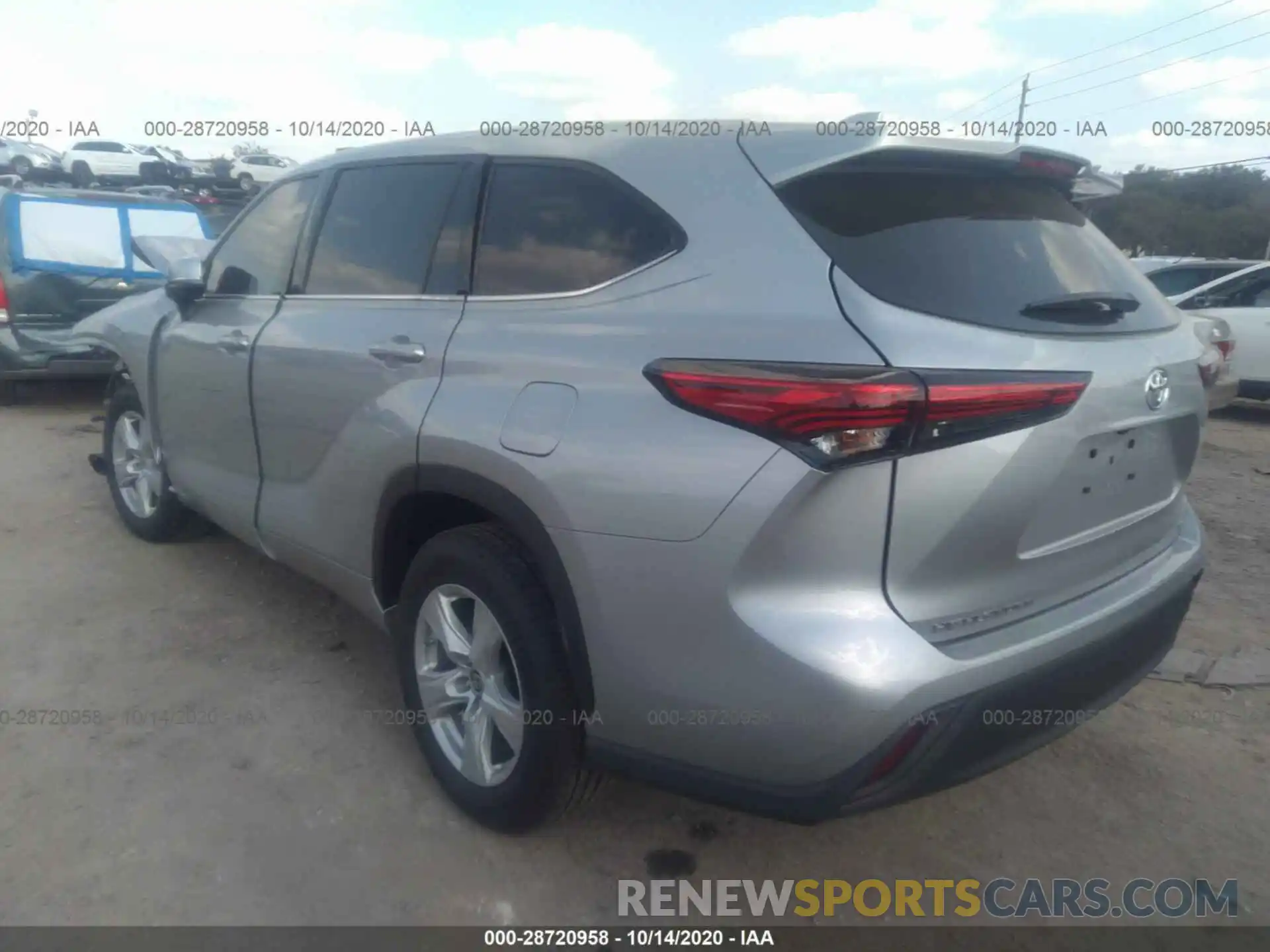 3 Photograph of a damaged car 5TDZZRAH7LS509400 TOYOTA HIGHLANDER 2020