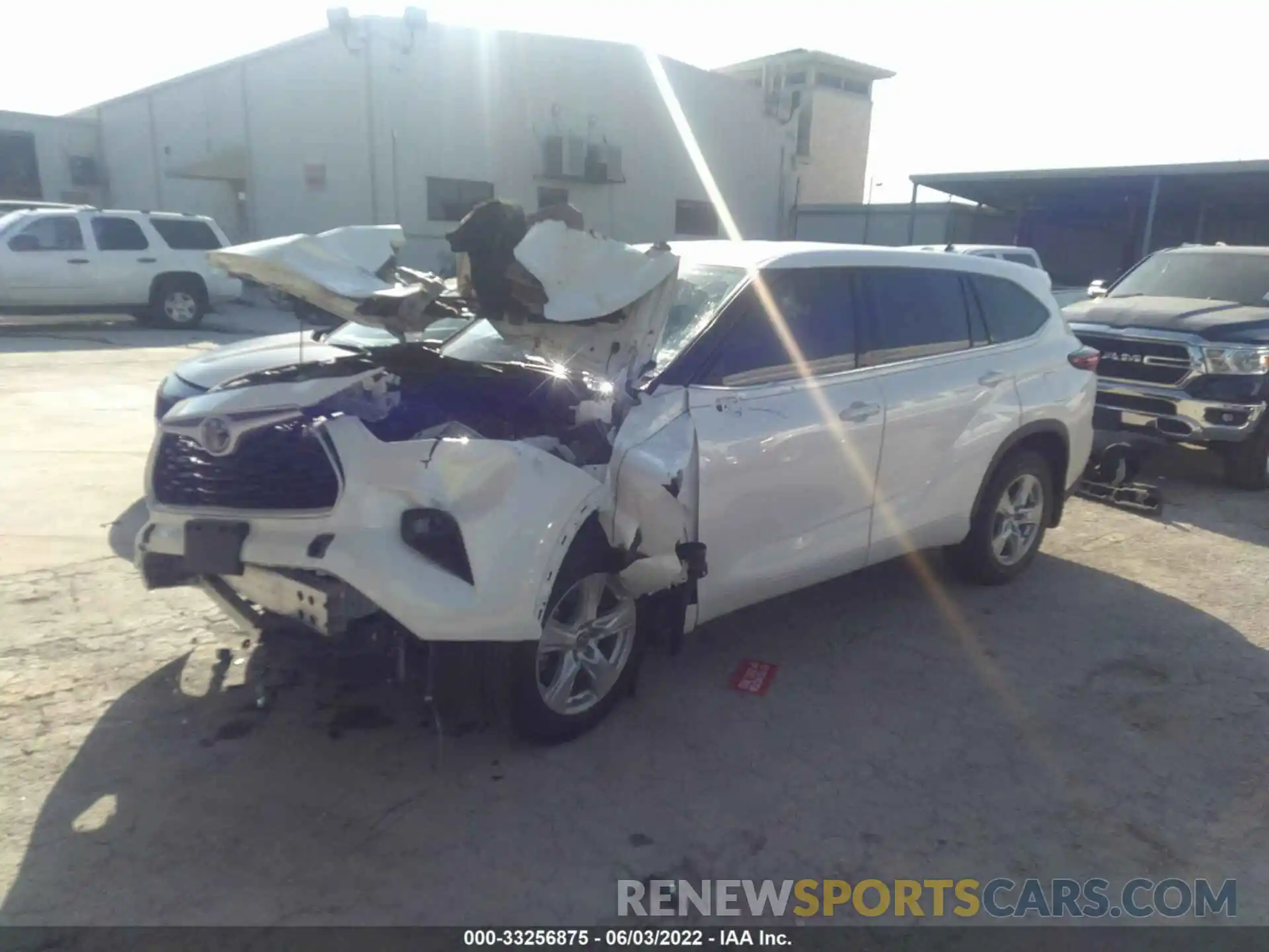 2 Photograph of a damaged car 5TDZZRAH8LS014686 TOYOTA HIGHLANDER 2020