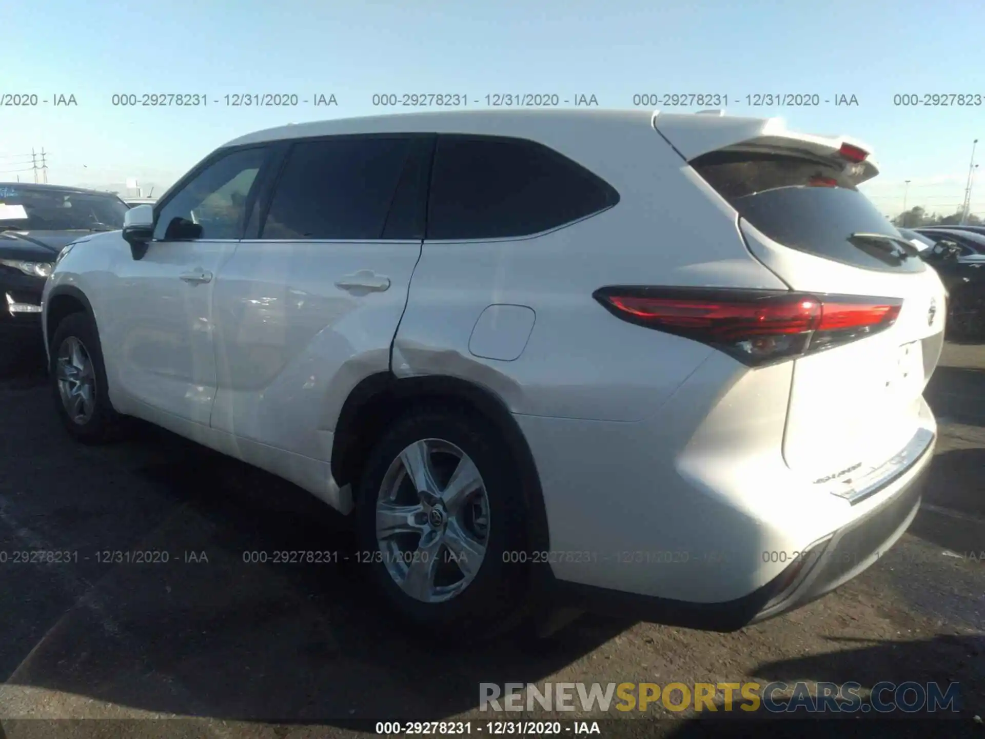 3 Photograph of a damaged car 5TDZZRAH8LS505159 TOYOTA HIGHLANDER 2020