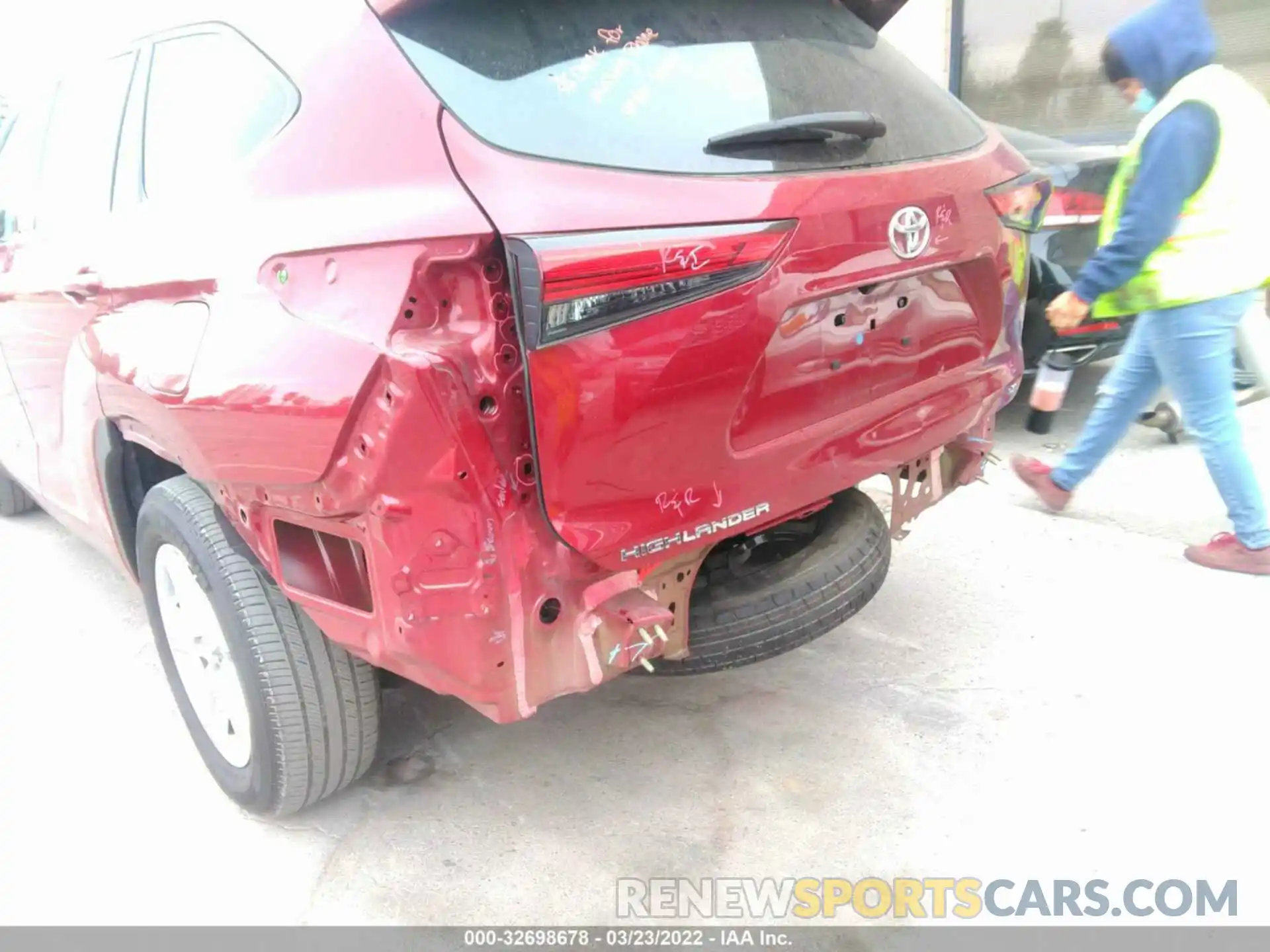 6 Photograph of a damaged car 5TDZZRAH8LS508451 TOYOTA HIGHLANDER 2020