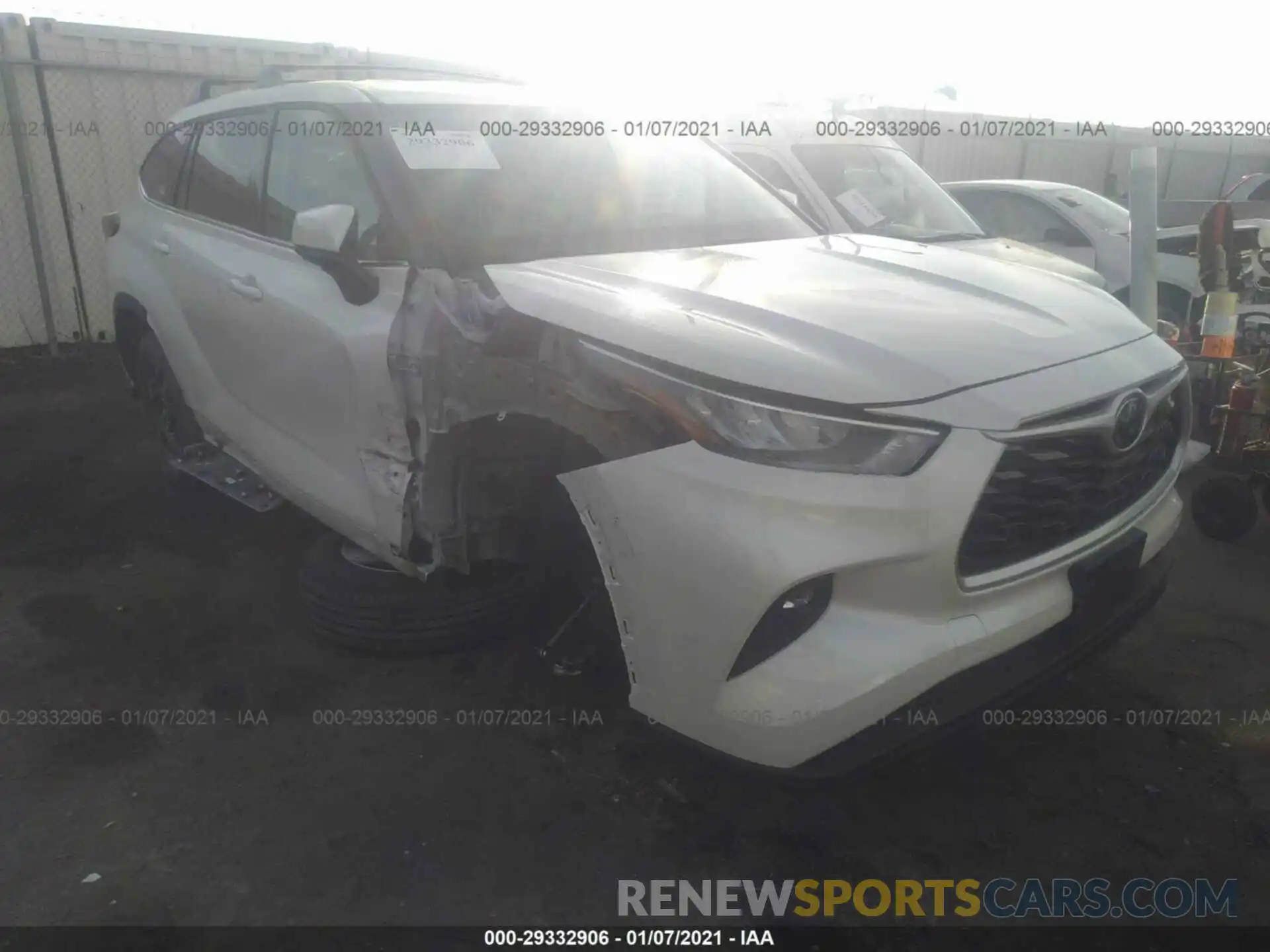 1 Photograph of a damaged car 5TDZZRAHXLS509150 TOYOTA HIGHLANDER 2020