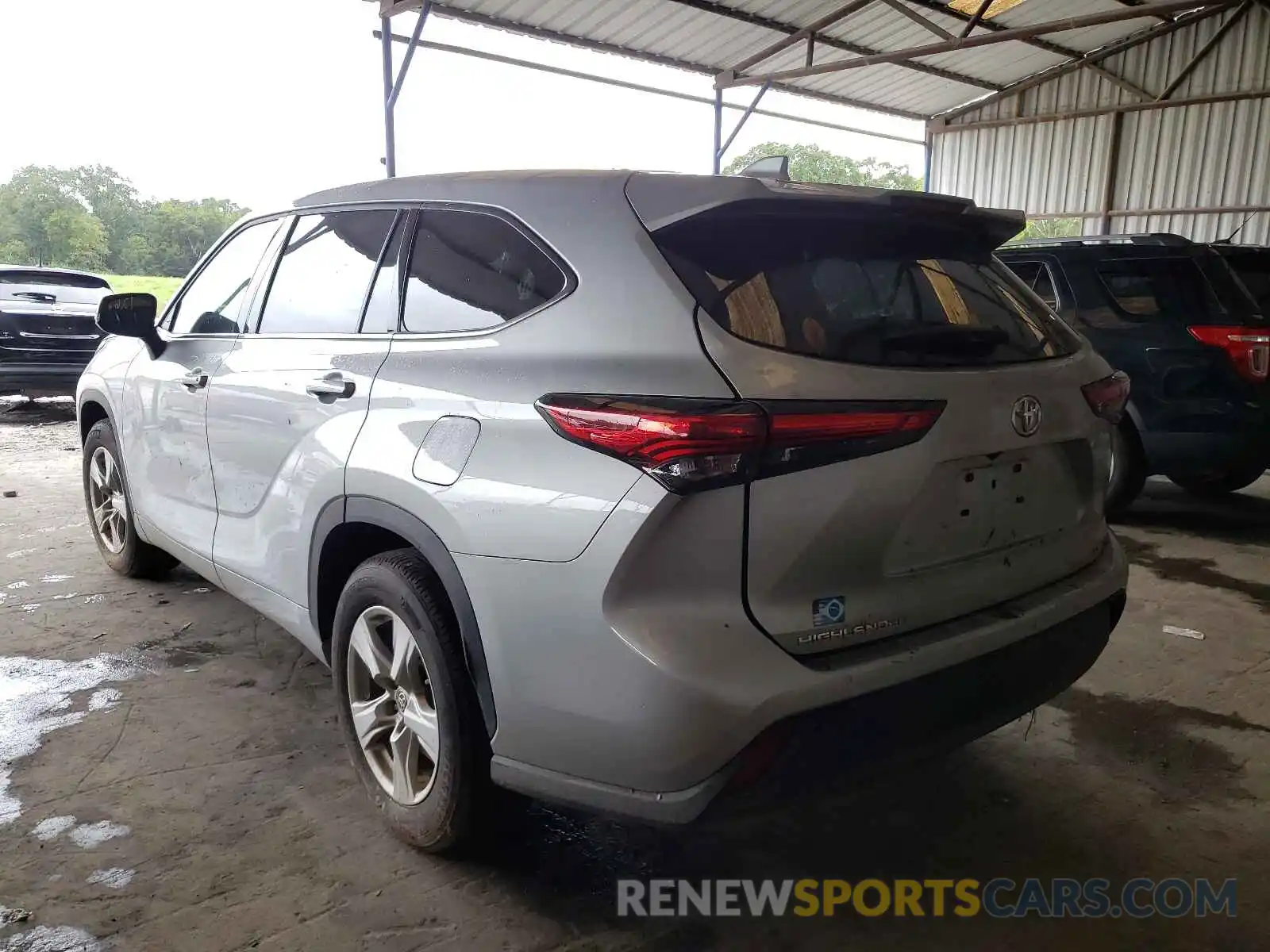 3 Photograph of a damaged car 5TDZZRAHXLS509391 TOYOTA HIGHLANDER 2020