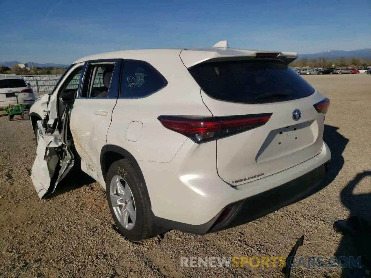 3 Photograph of a damaged car 5TDBBRCH0MS024892 TOYOTA HIGHLANDER 2021