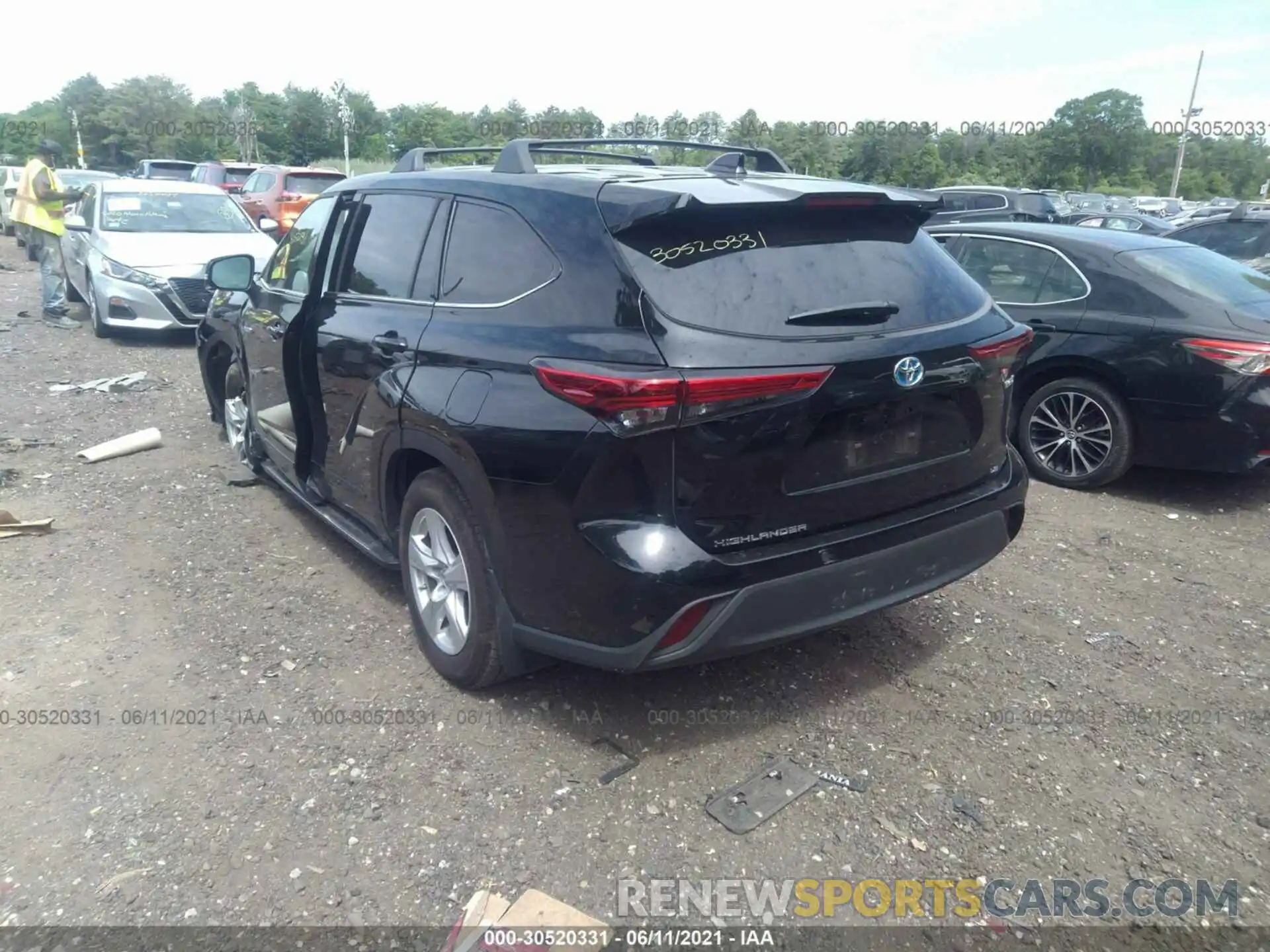 3 Photograph of a damaged car 5TDBBRCH4MS522822 TOYOTA HIGHLANDER 2021