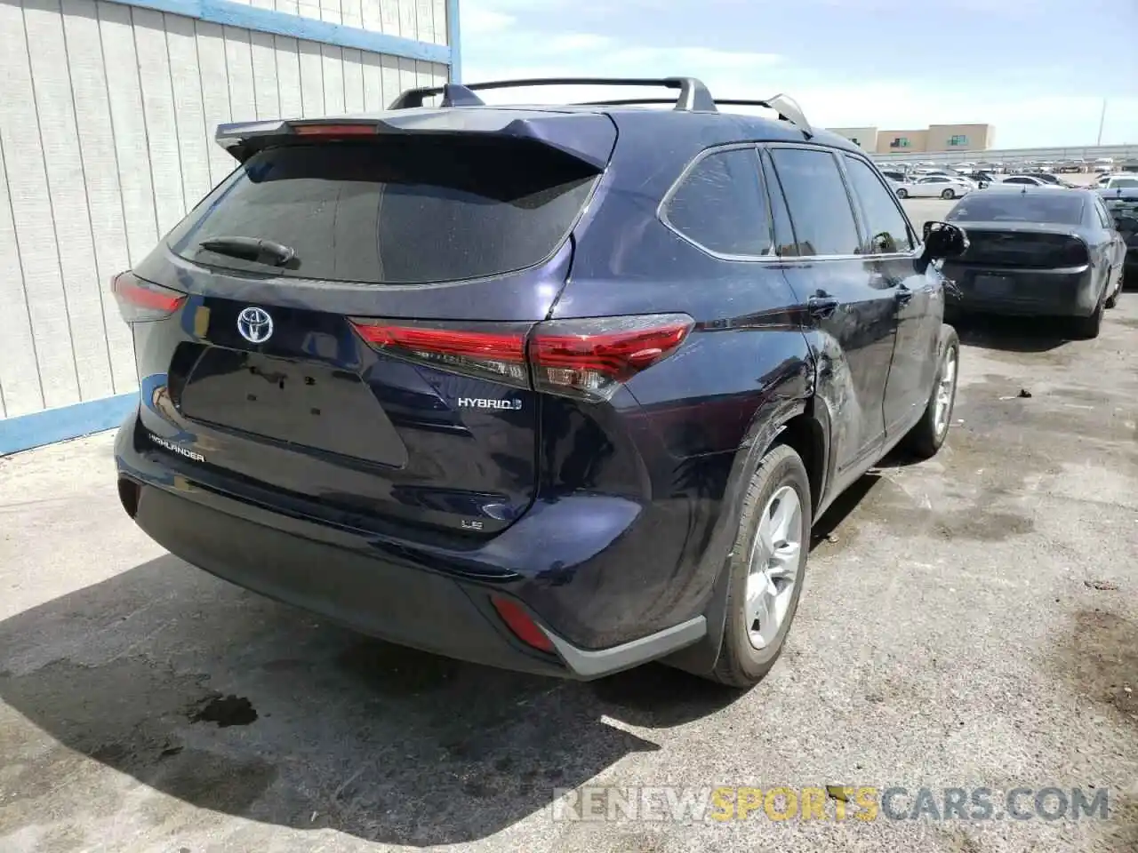 4 Photograph of a damaged car 5TDBBRCH5MS517712 TOYOTA HIGHLANDER 2021