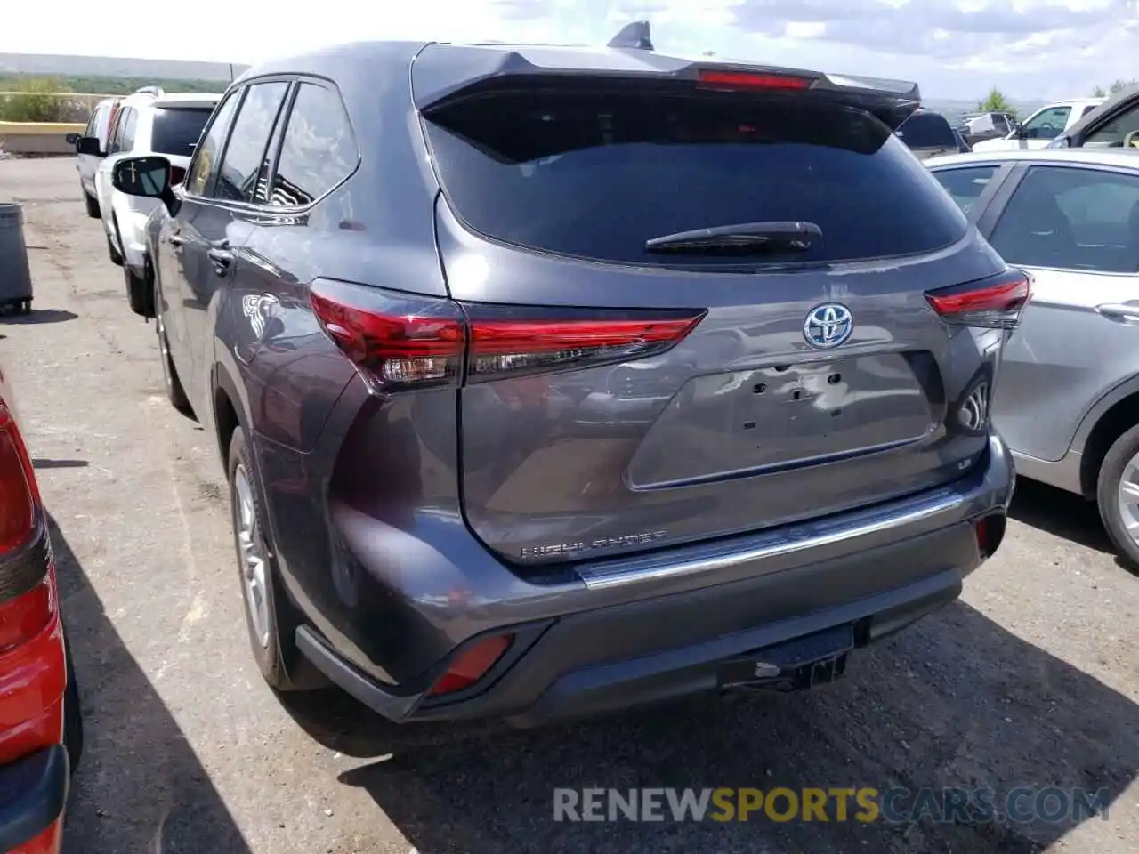 3 Photograph of a damaged car 5TDBBRCH5MS536230 TOYOTA HIGHLANDER 2021